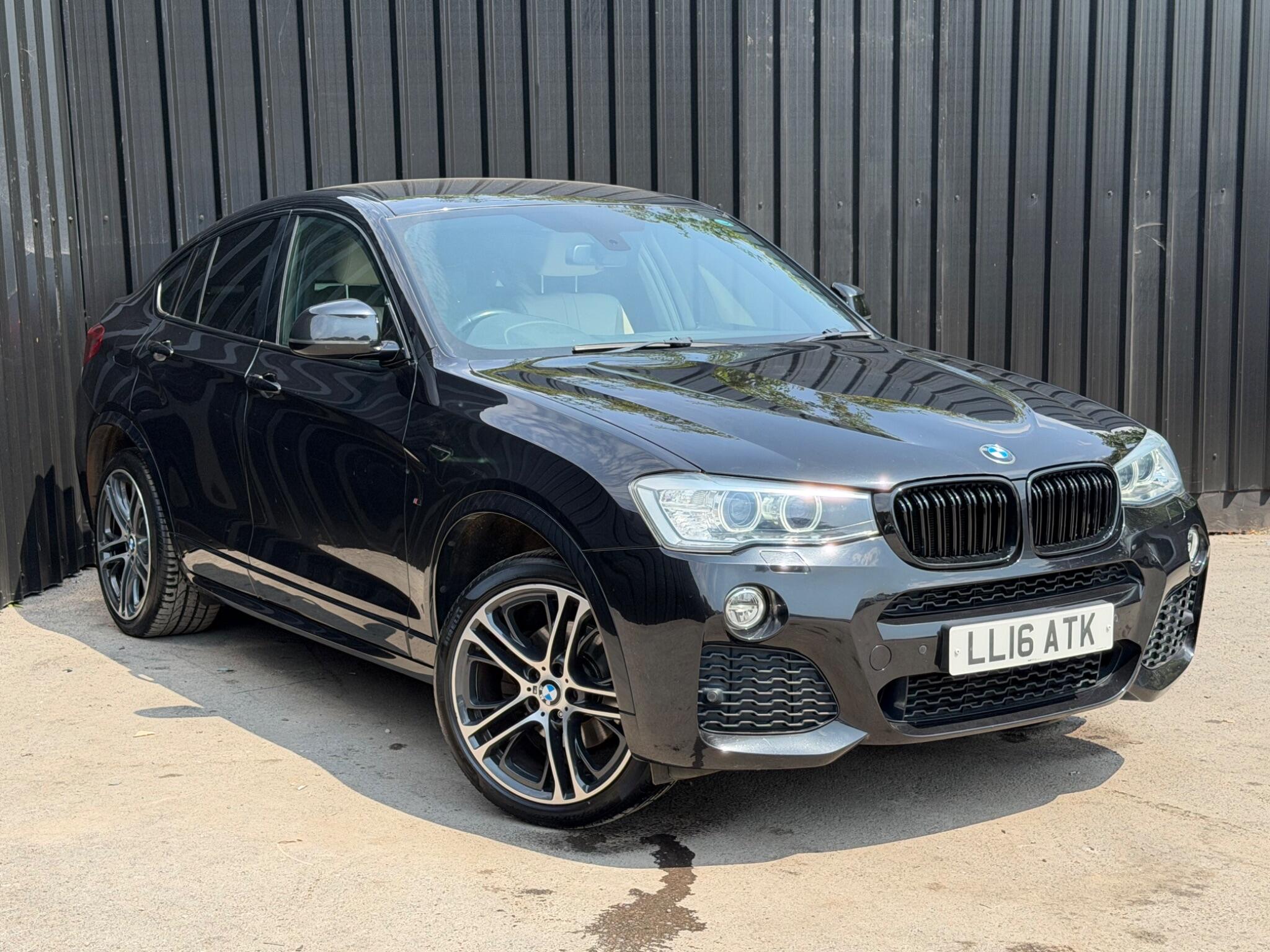 BMW X4 view 10