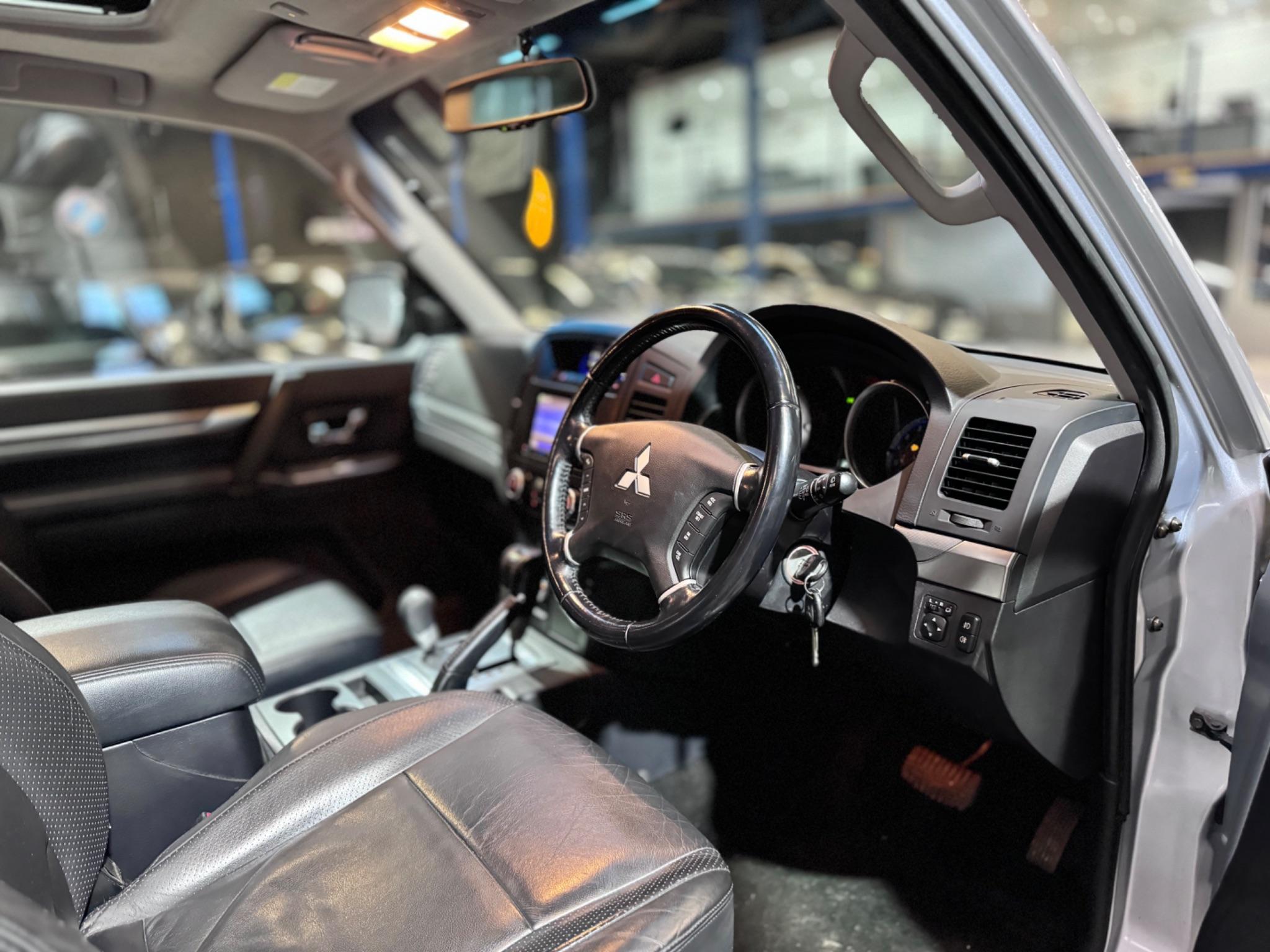 Mitsubishi Shogun view 58
