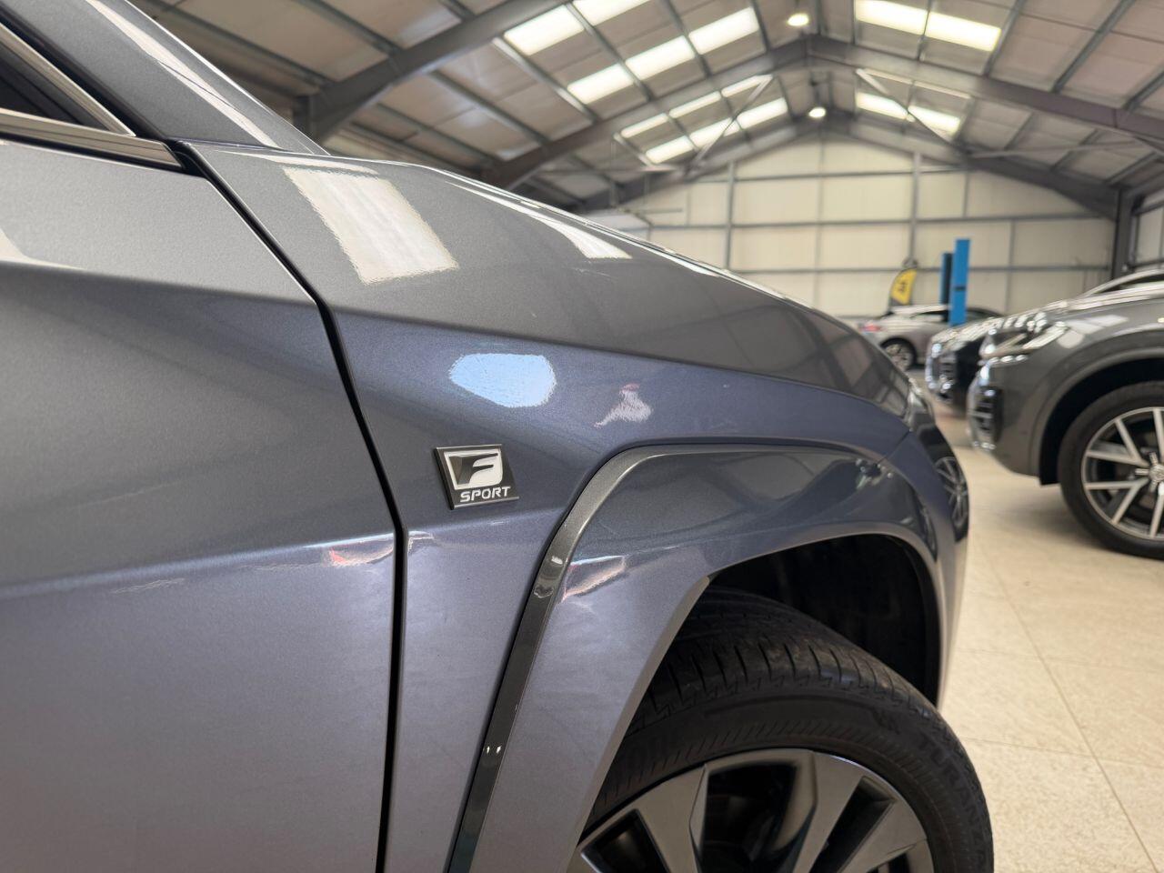 Lexus Ux view 17