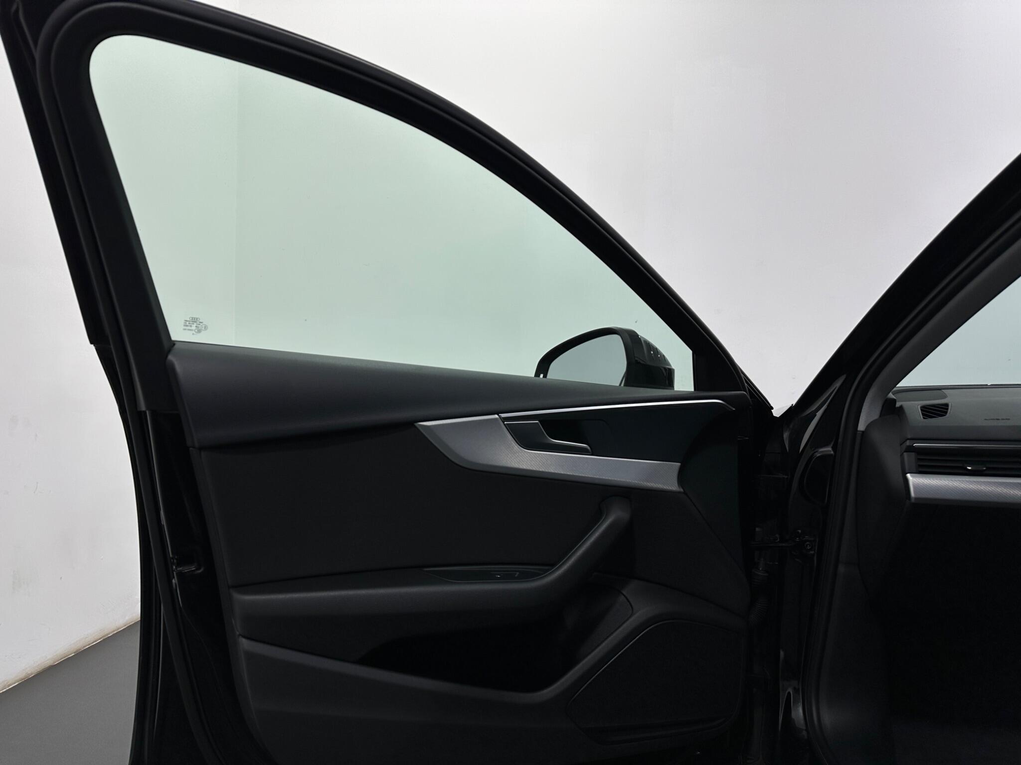 Audi A4 view 36