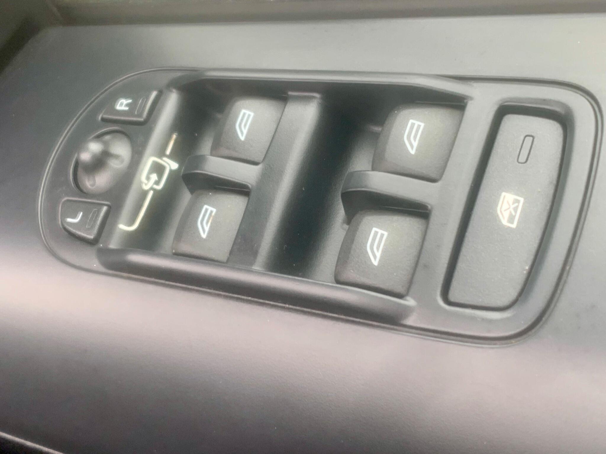 Land Rover Freelander 2 view 69