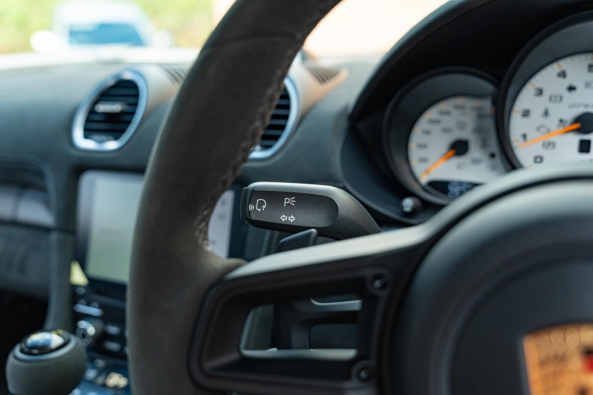 Porsche Cayman view 28