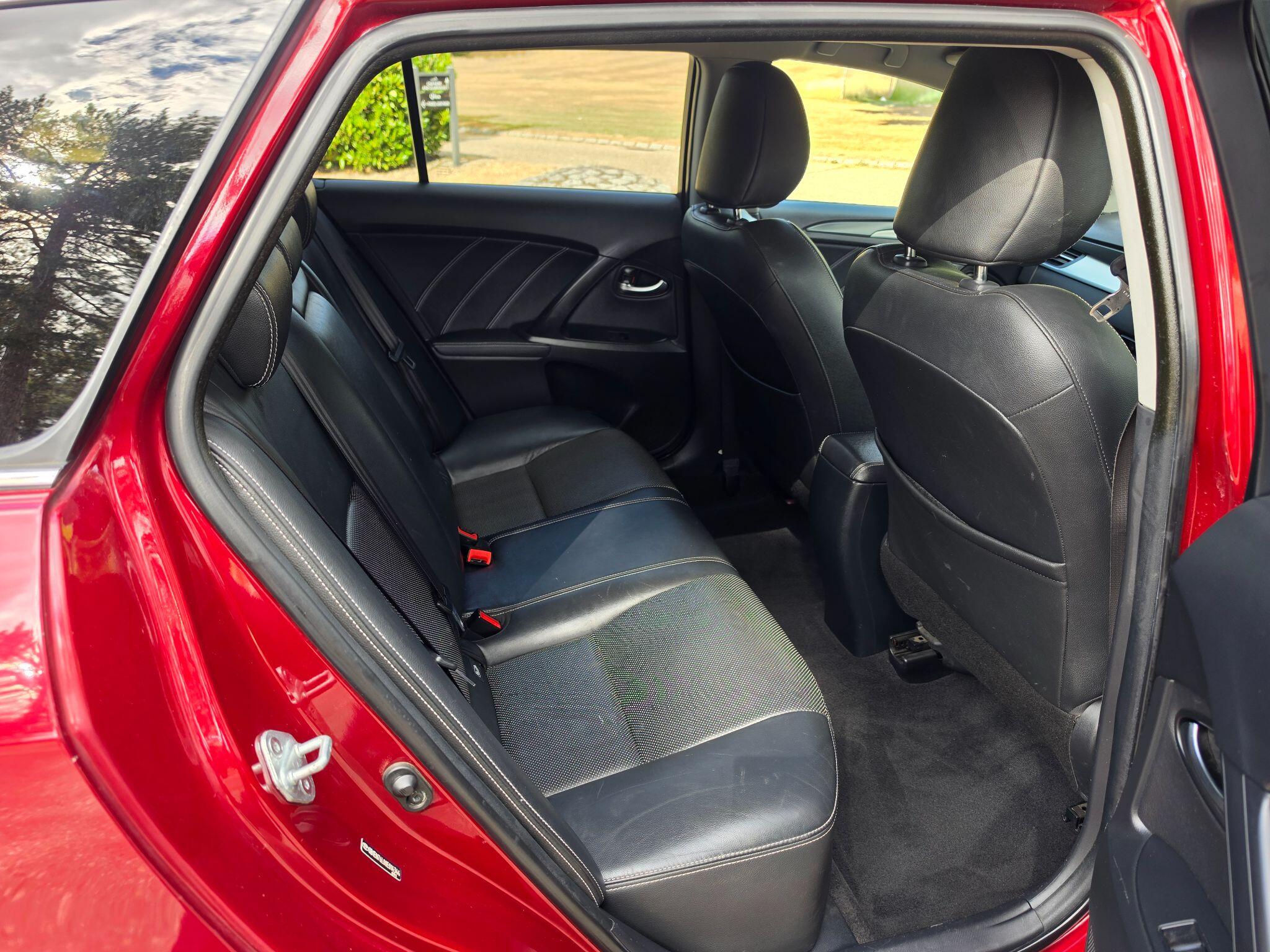 Toyota Avensis view 13