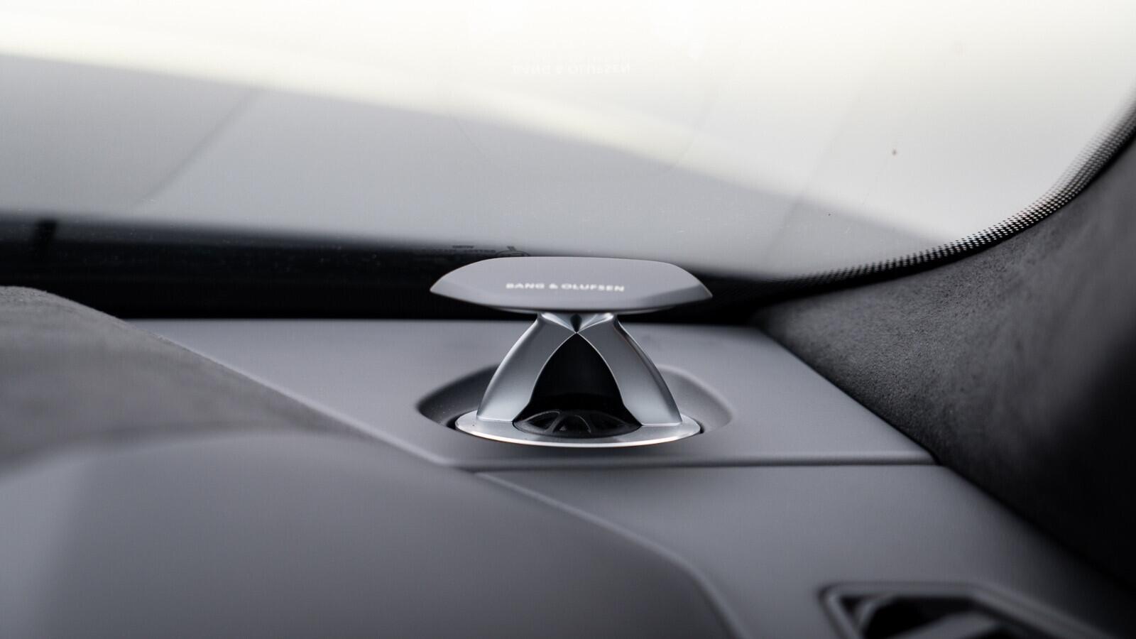 Lamborghini Urus view 35