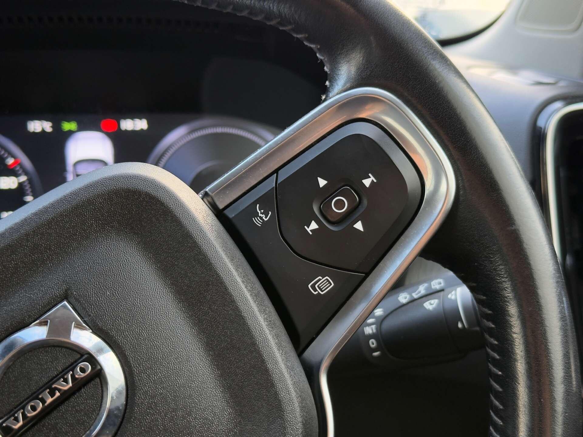 Volvo XC40 view 28