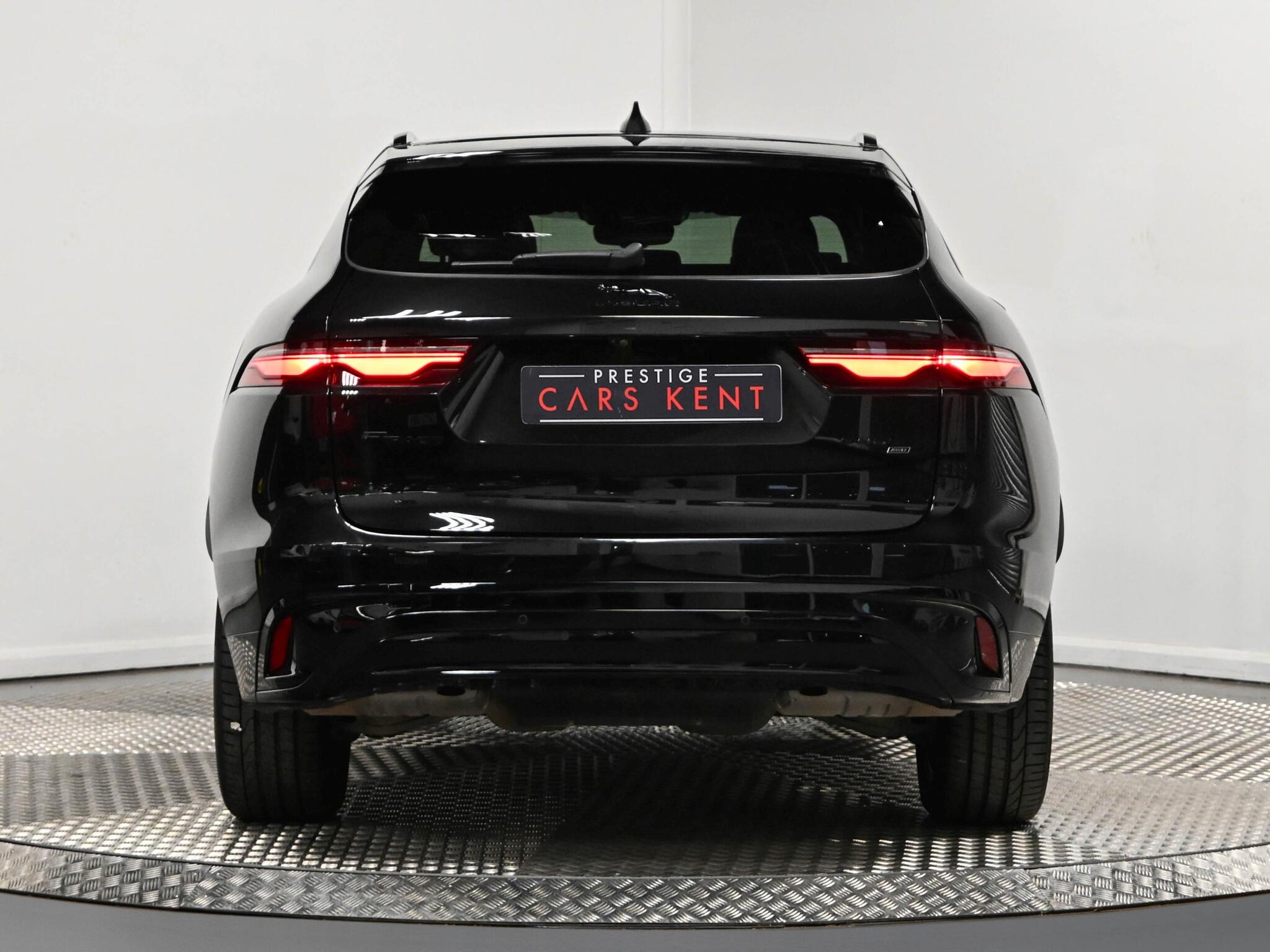 Jaguar F-Pace view 6