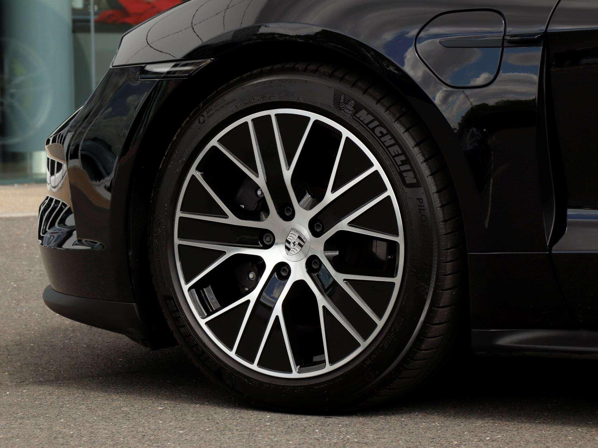 Porsche Taycan view 30