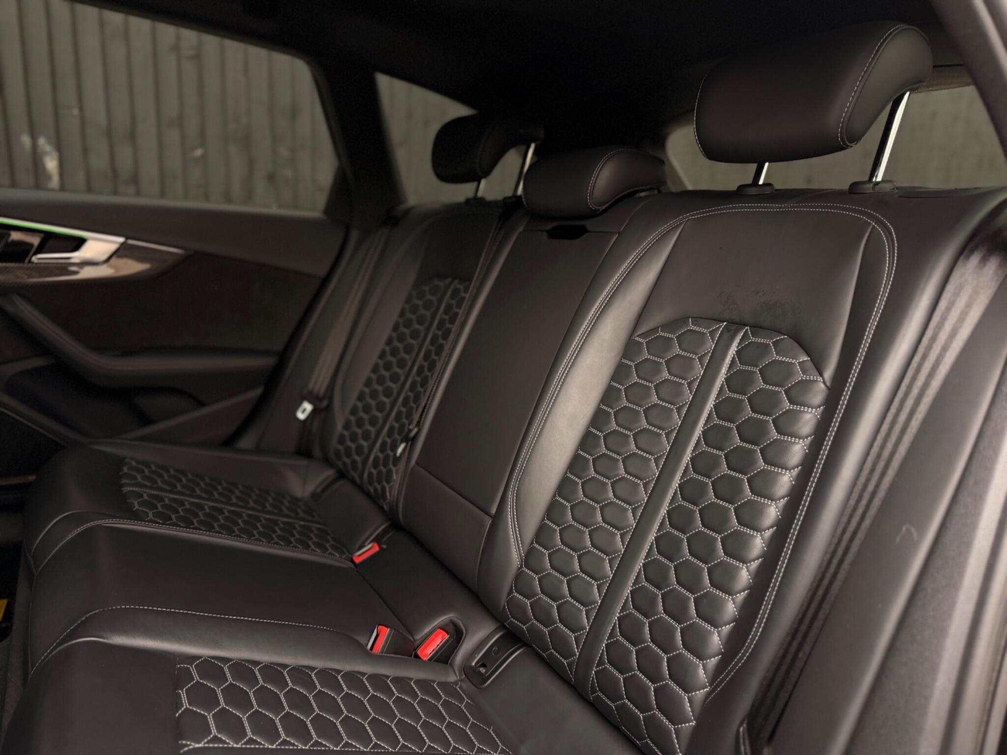 Audi RS4 view 26