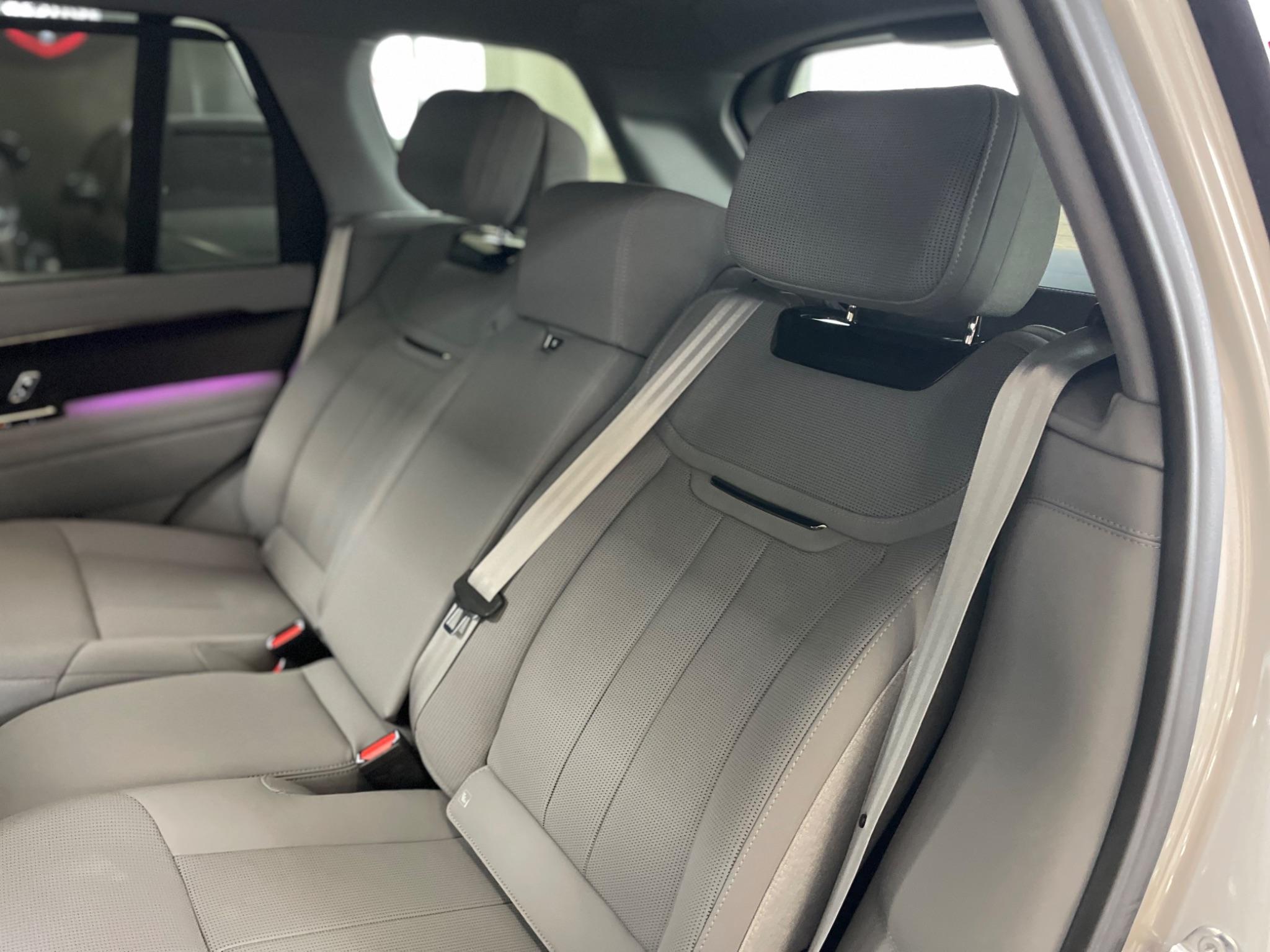 Land Rover Range Rover view 65