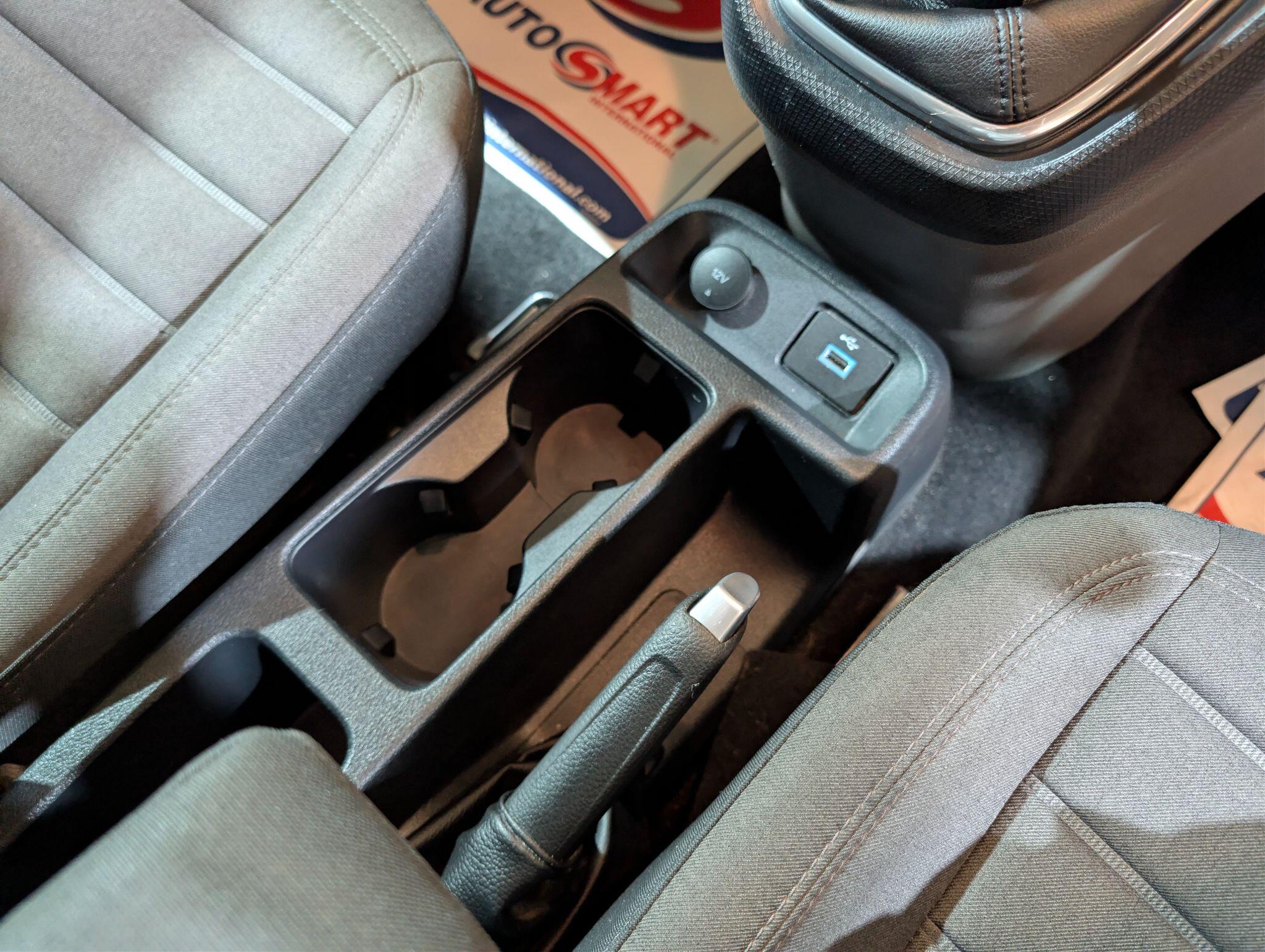 Ford Grand Tourneo Connect view 19