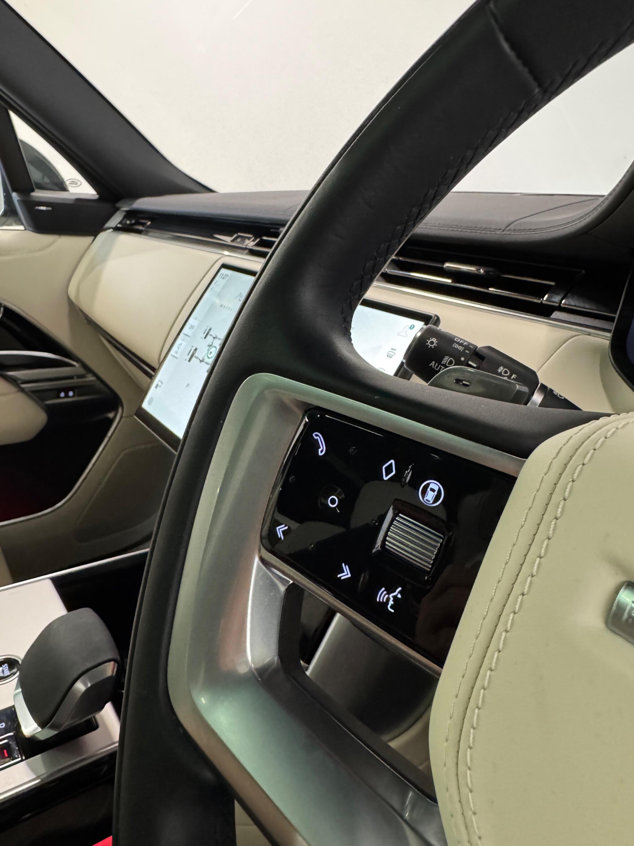 Land Rover Range Rover view 31