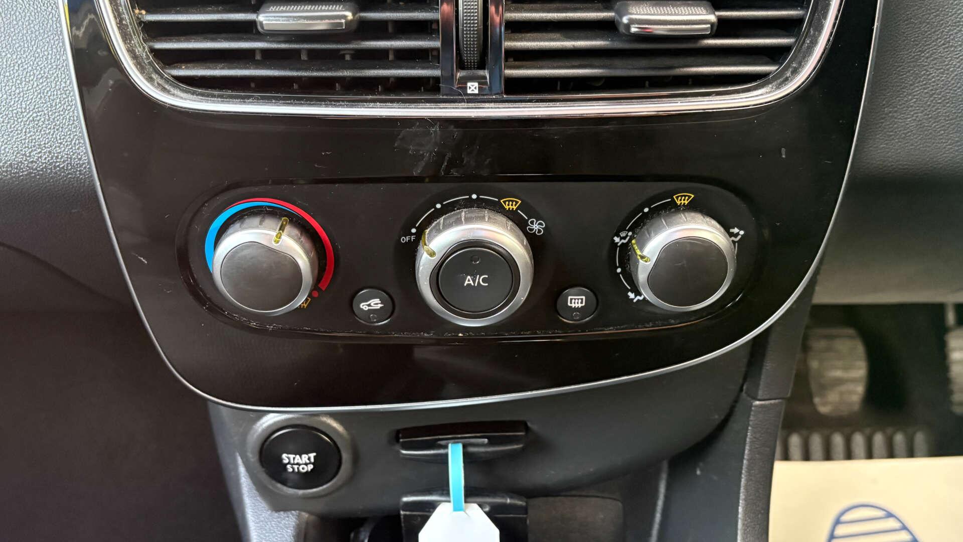Renault Clio view 29