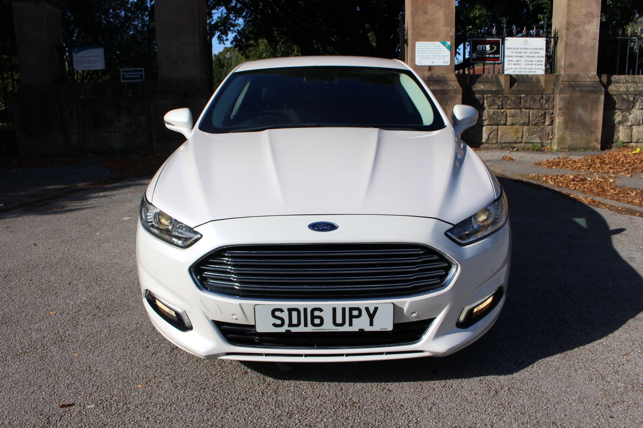 Ford Mondeo view 8