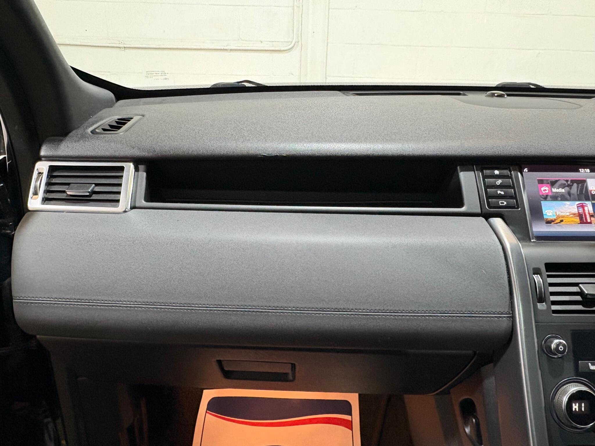 Land Rover Discovery Sport view 68
