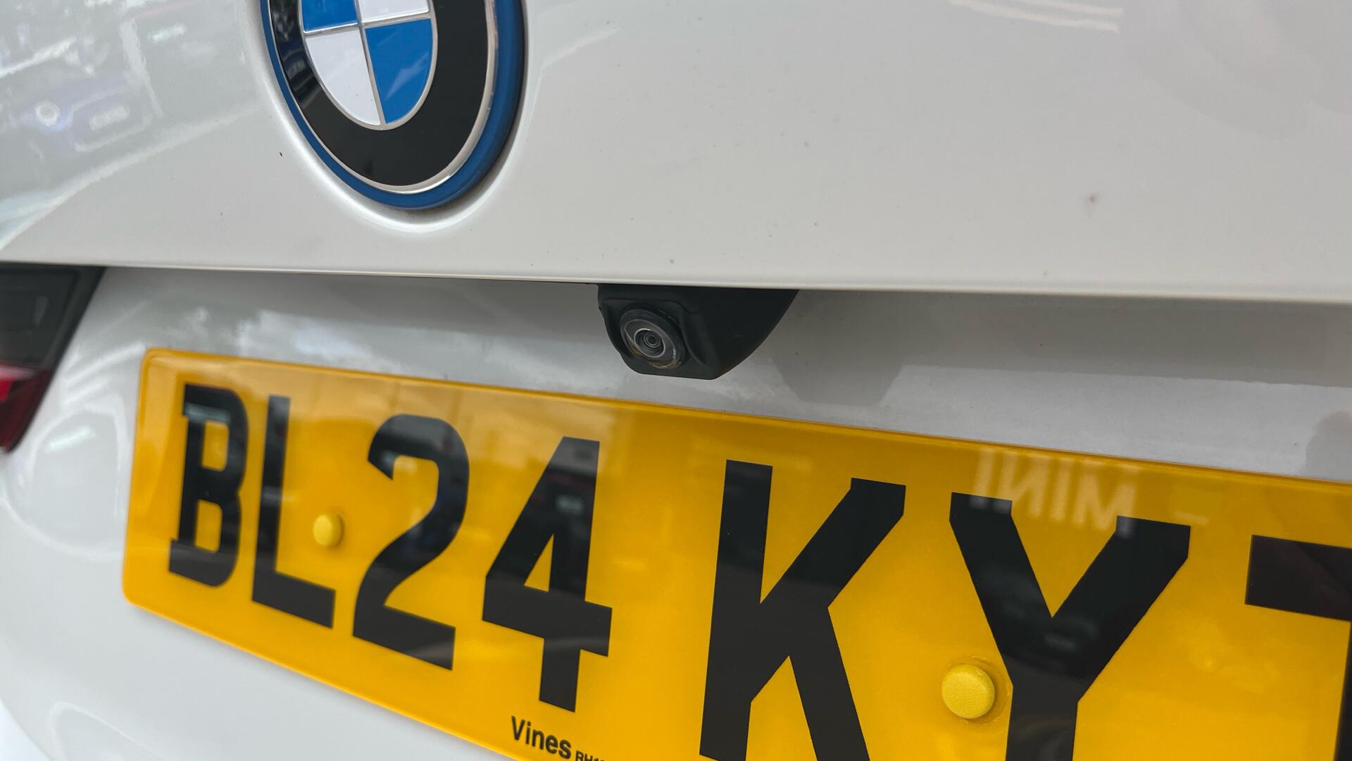 BMW 3 Series view 31