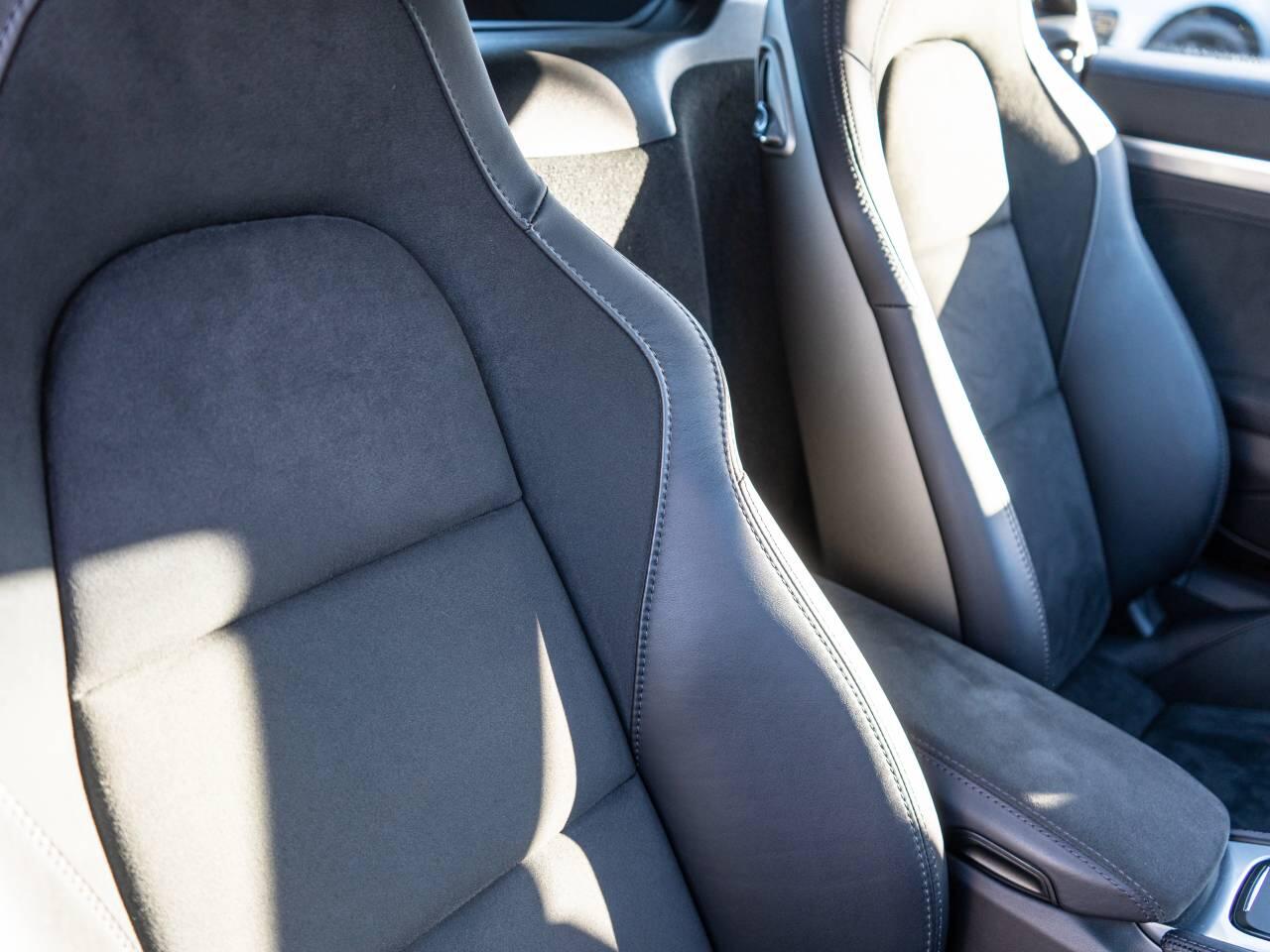 Porsche Cayman view 36
