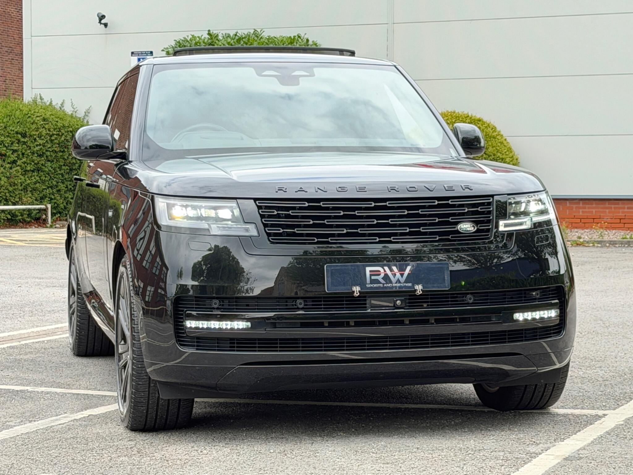 Land Rover Range Rover view 3