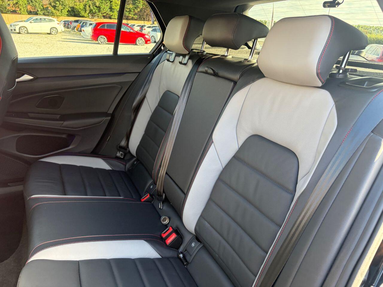 Volkswagen Golf view 21