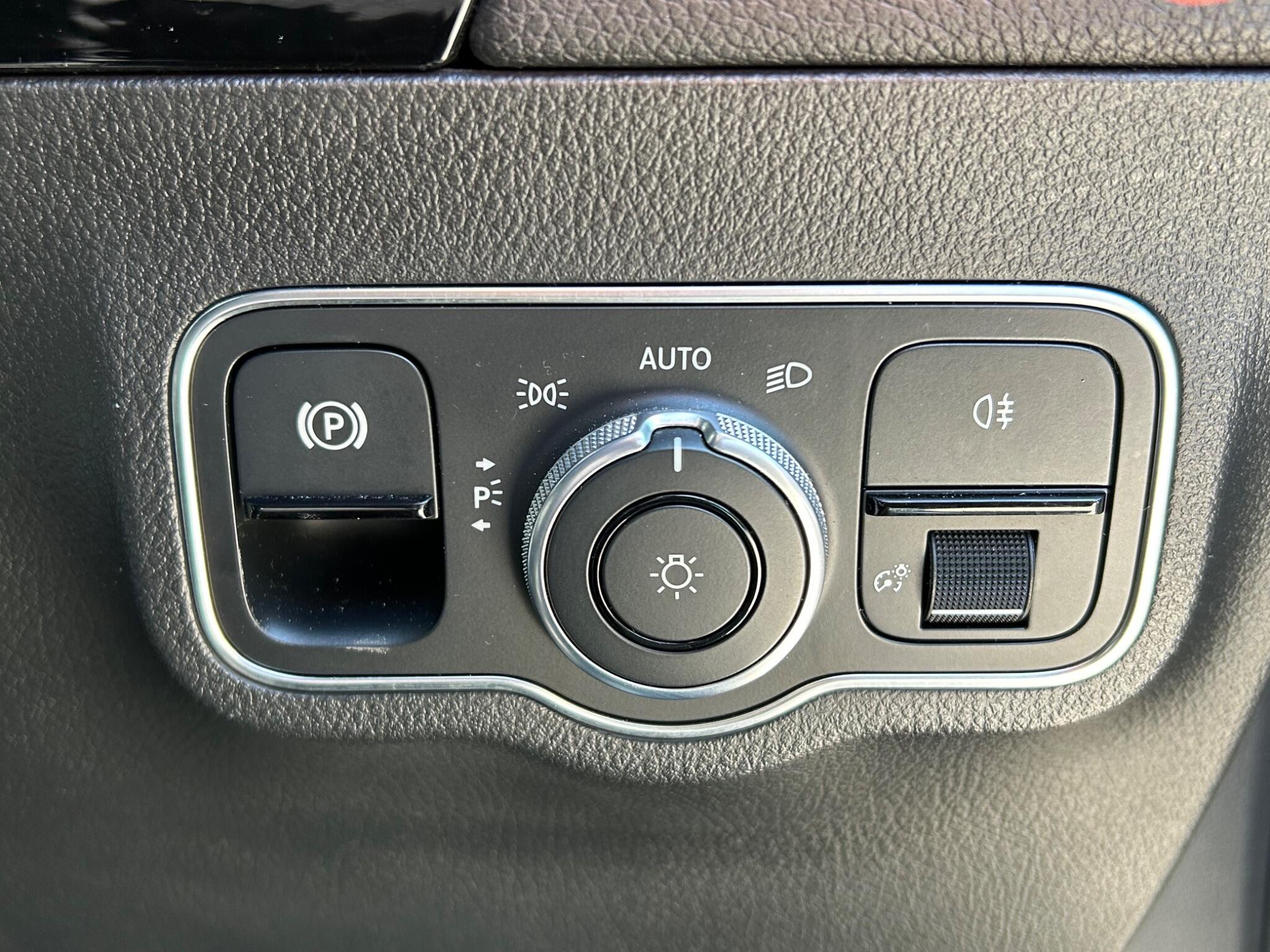 Mercedes-Benz Gla view 27