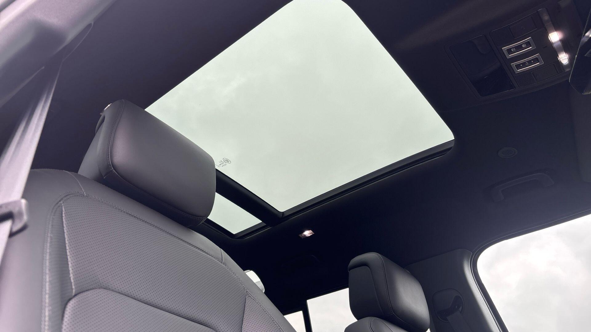 Land Rover Defender view 46