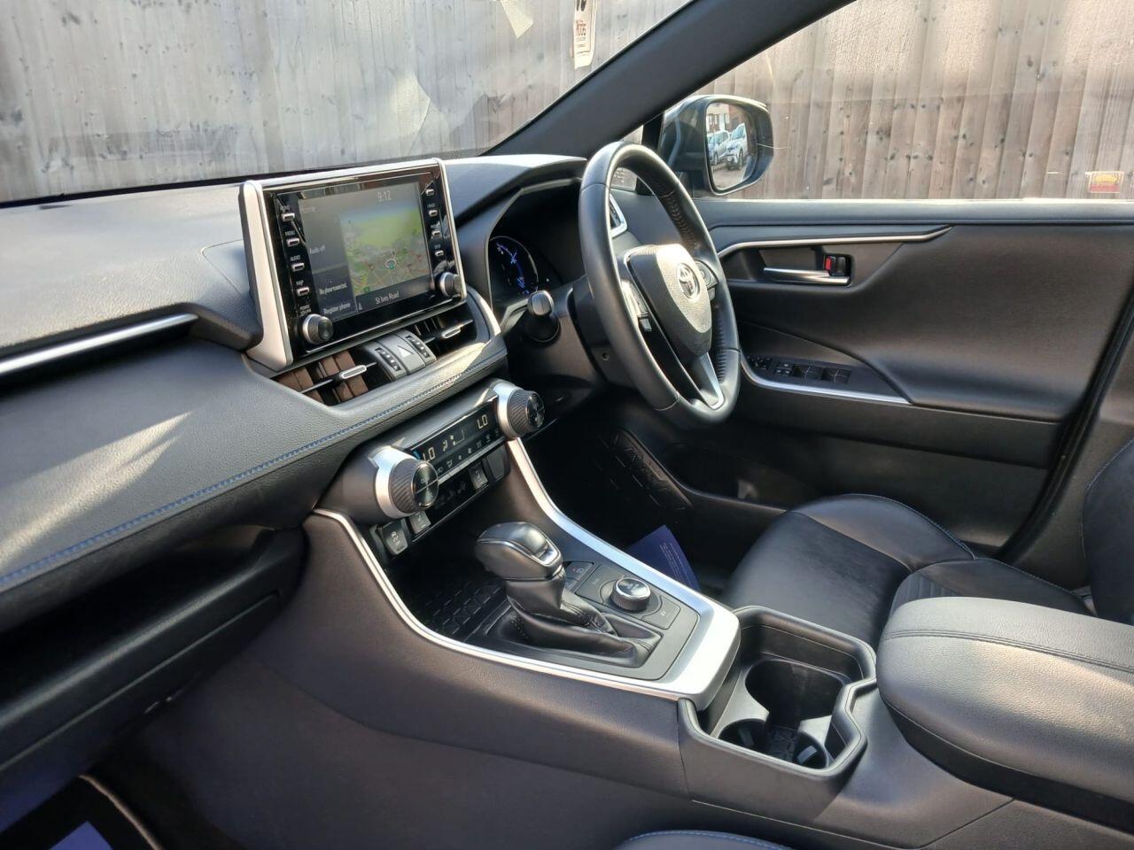Toyota RAV4 view 19