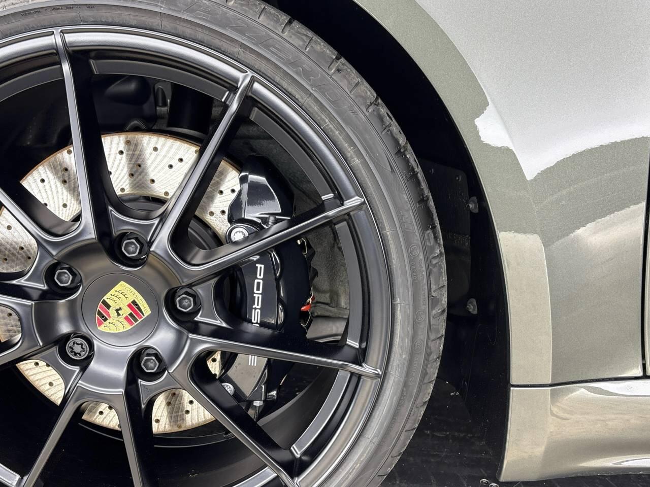 Porsche Cayman view 9
