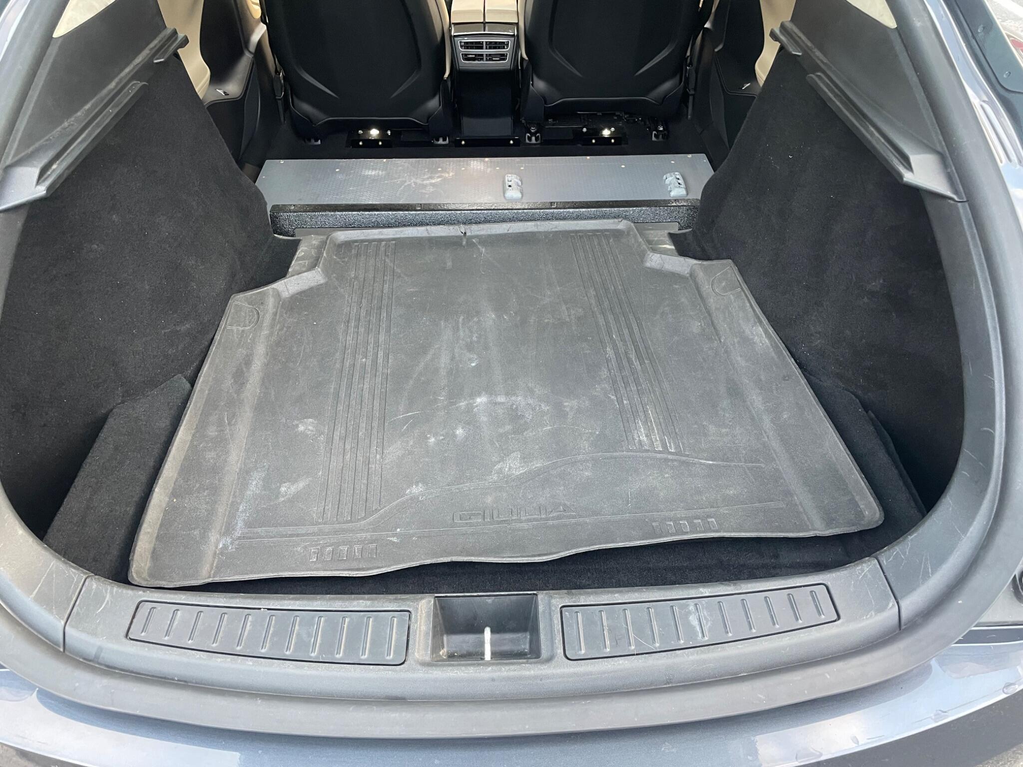 2016 Tesla Model S image 28