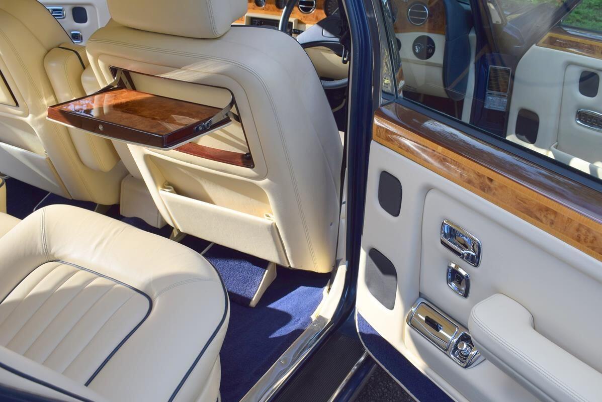 Rolls-Royce Silver Spirit view 29