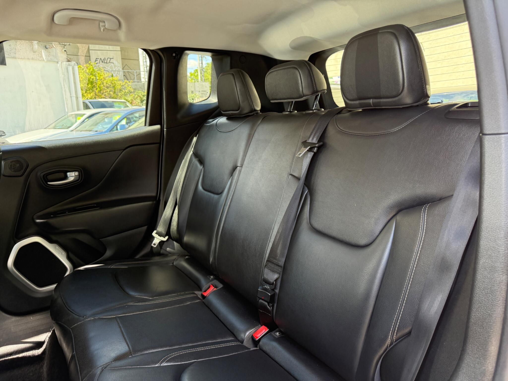 Jeep Renegade - Image 49