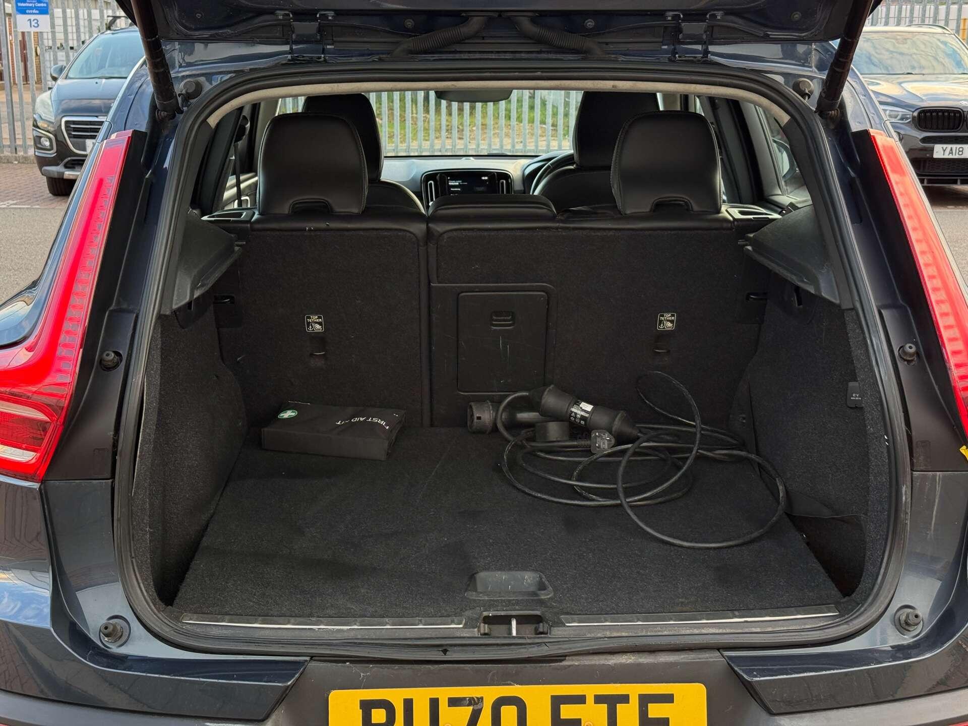 Volvo XC40 view 43