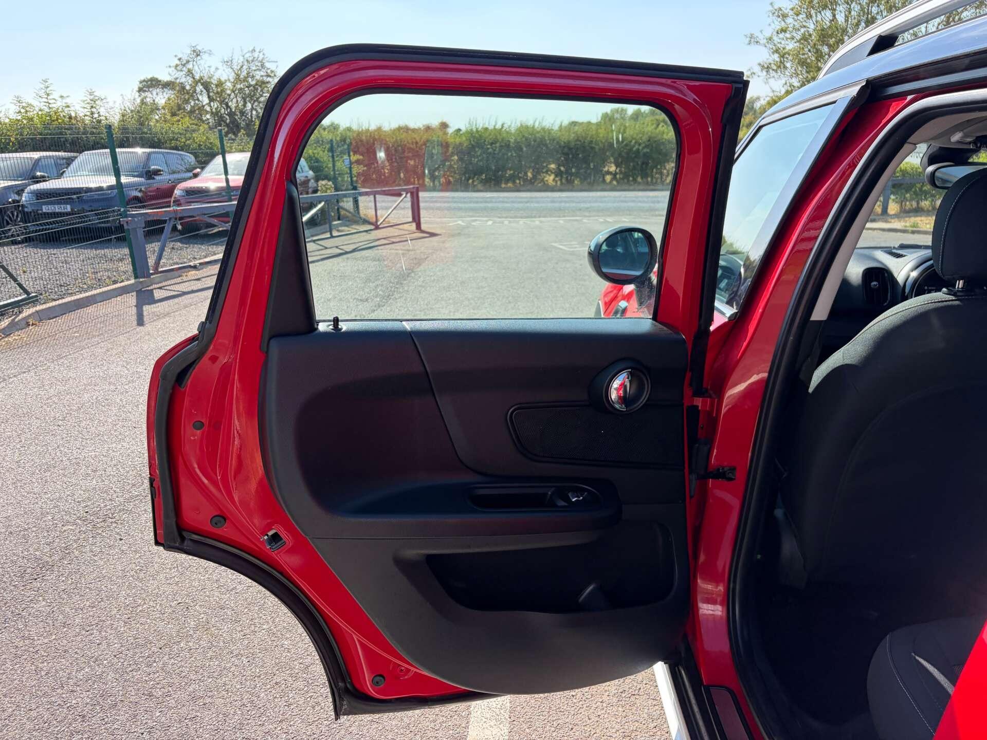 Mini Countryman view 19