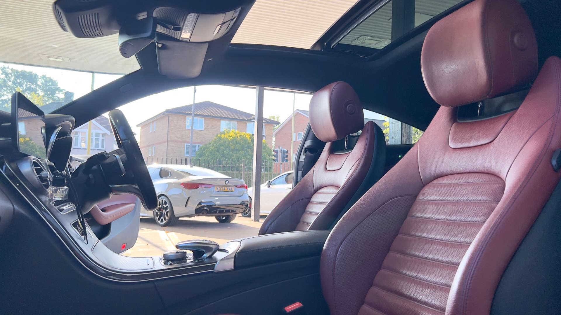 Mercedes-Benz C-Class view 38