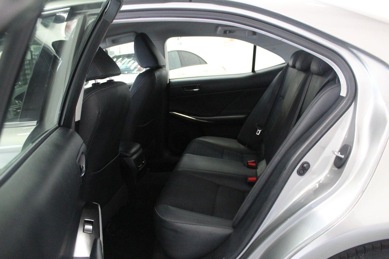 Lexus Is view 56