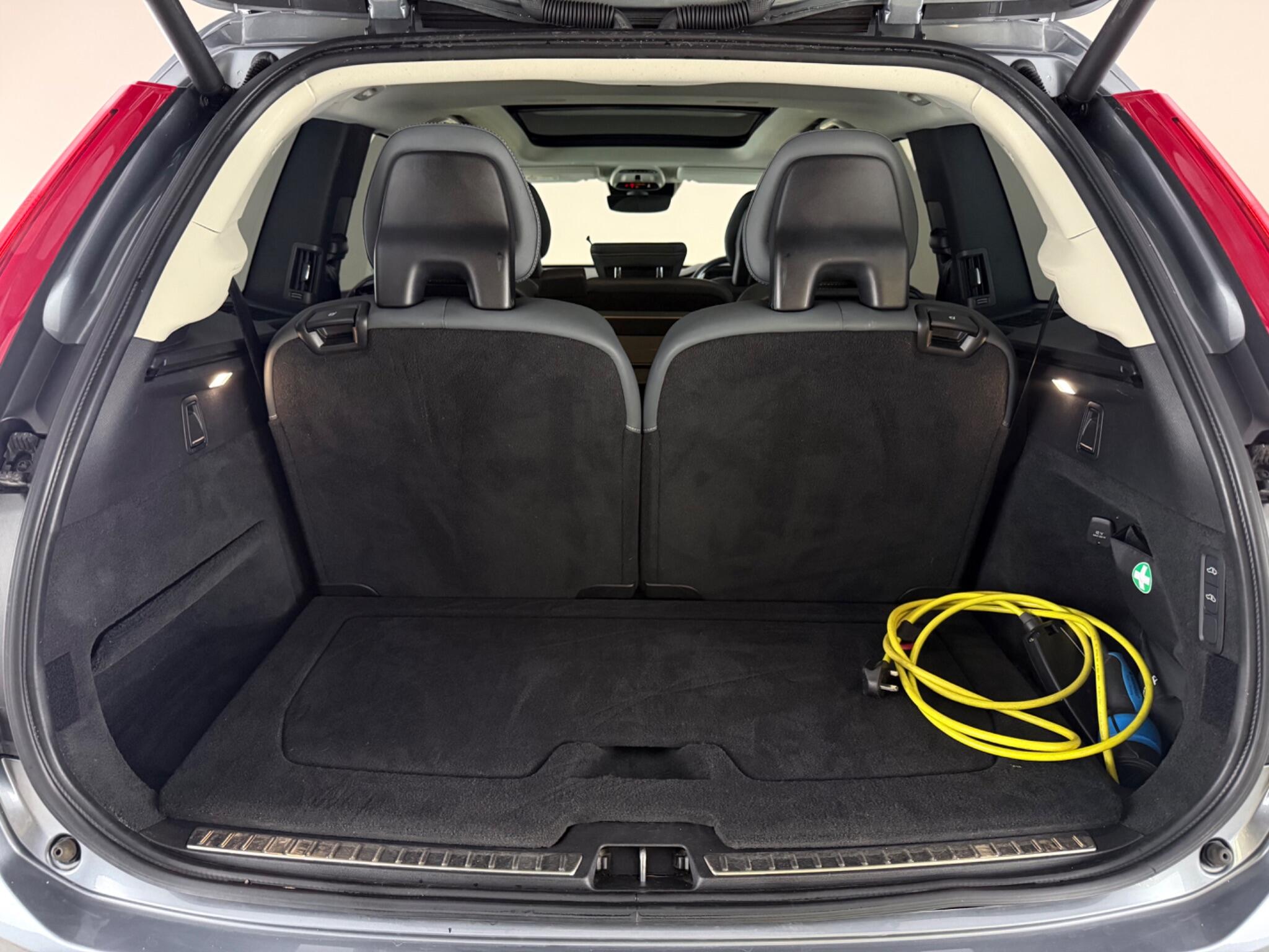 Volvo XC90 view 10