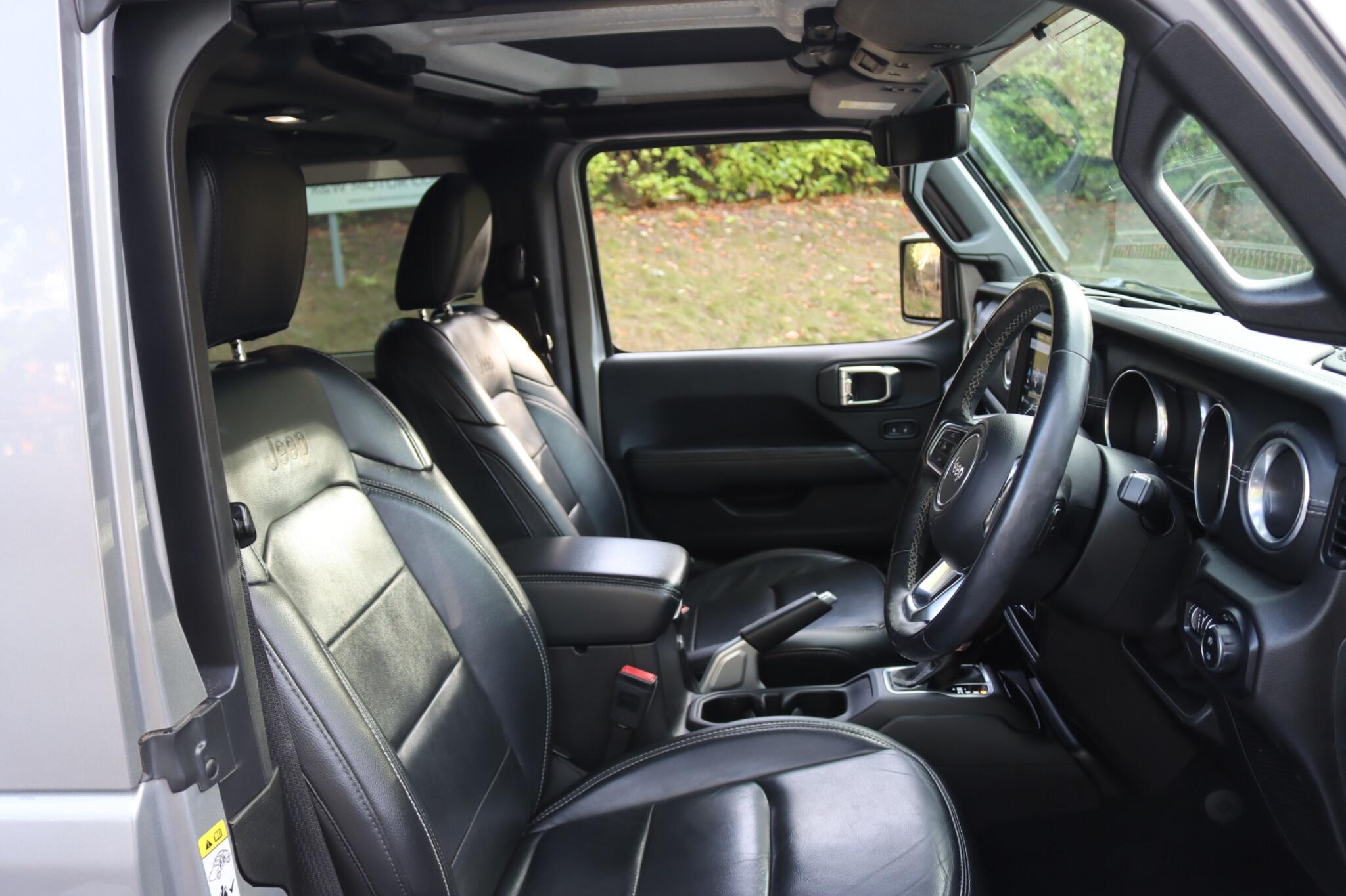 Jeep Wrangler view 37