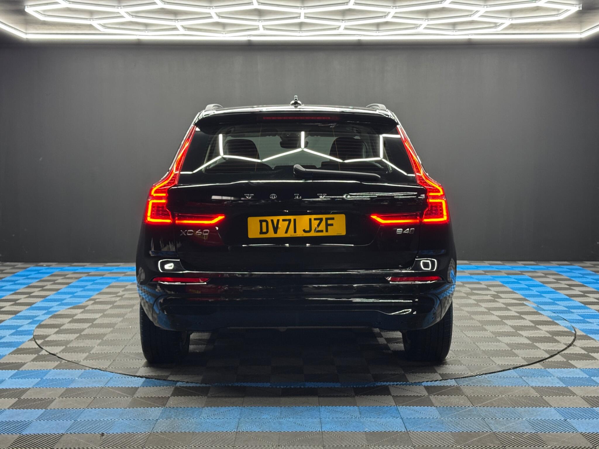 Volvo XC60 view 6