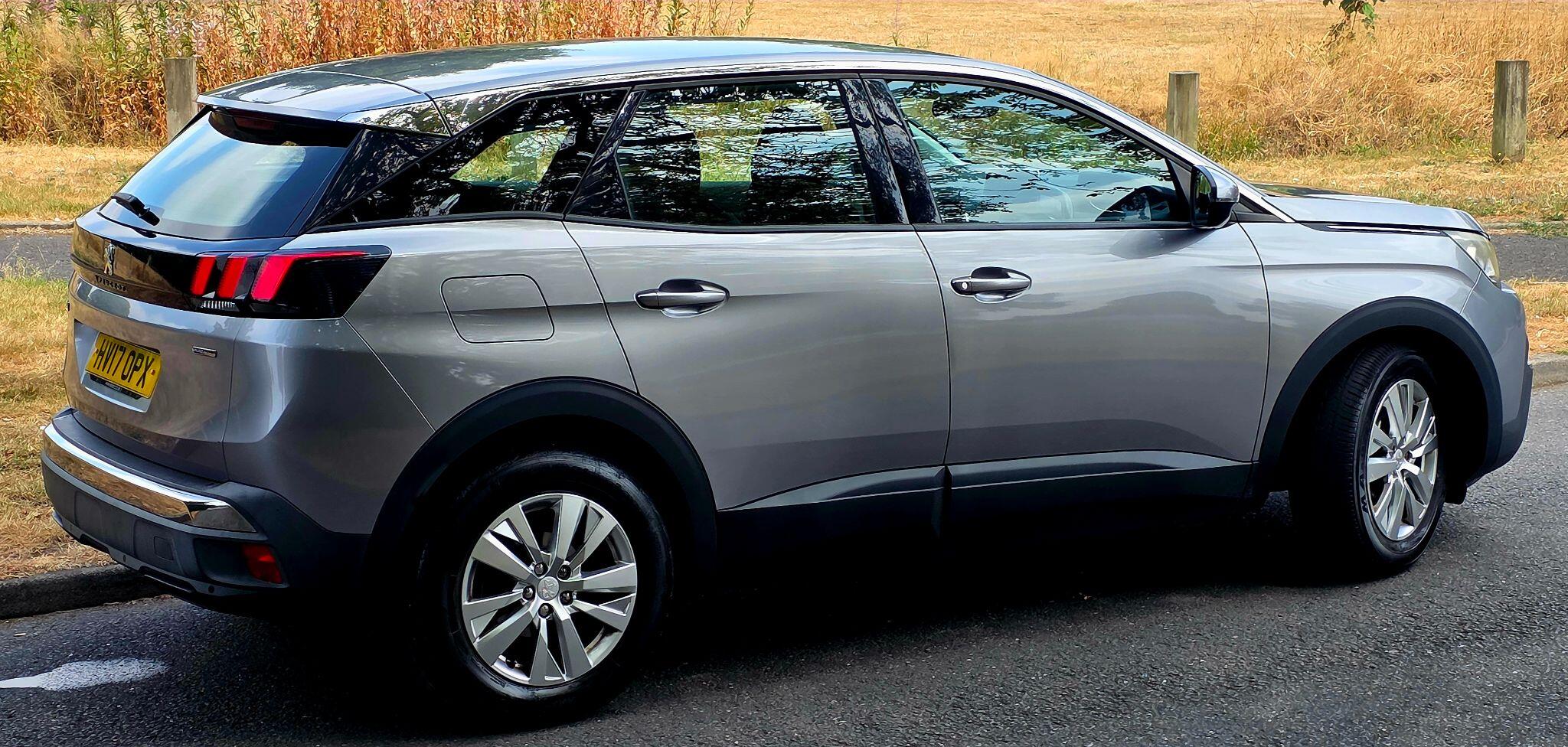 Peugeot 3008 view 11