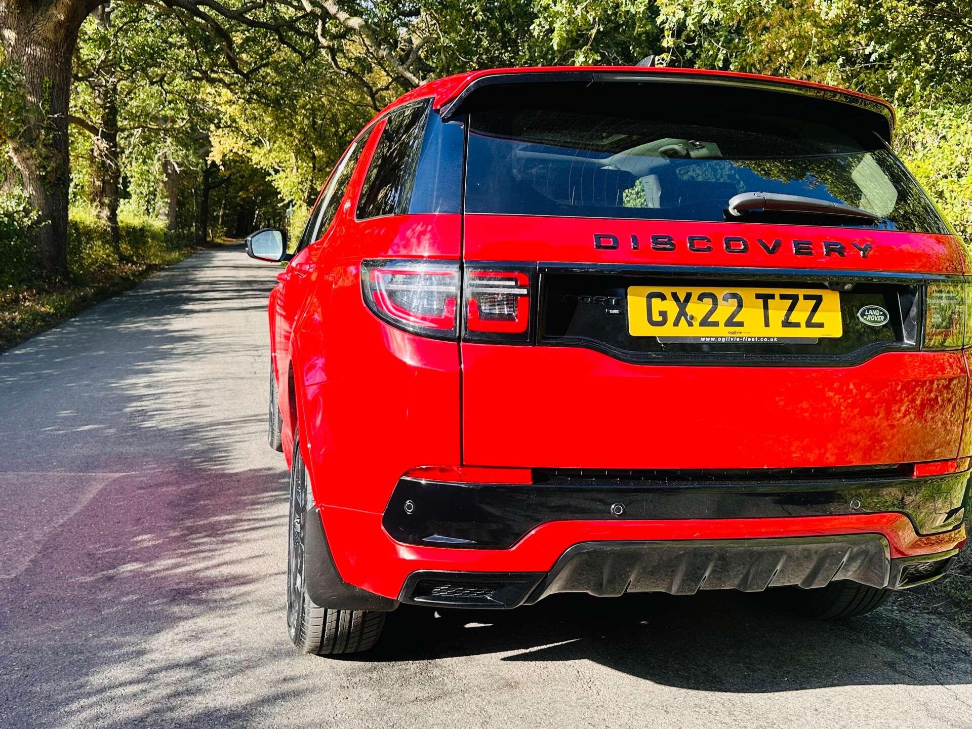 Land Rover Discovery Sport view 36