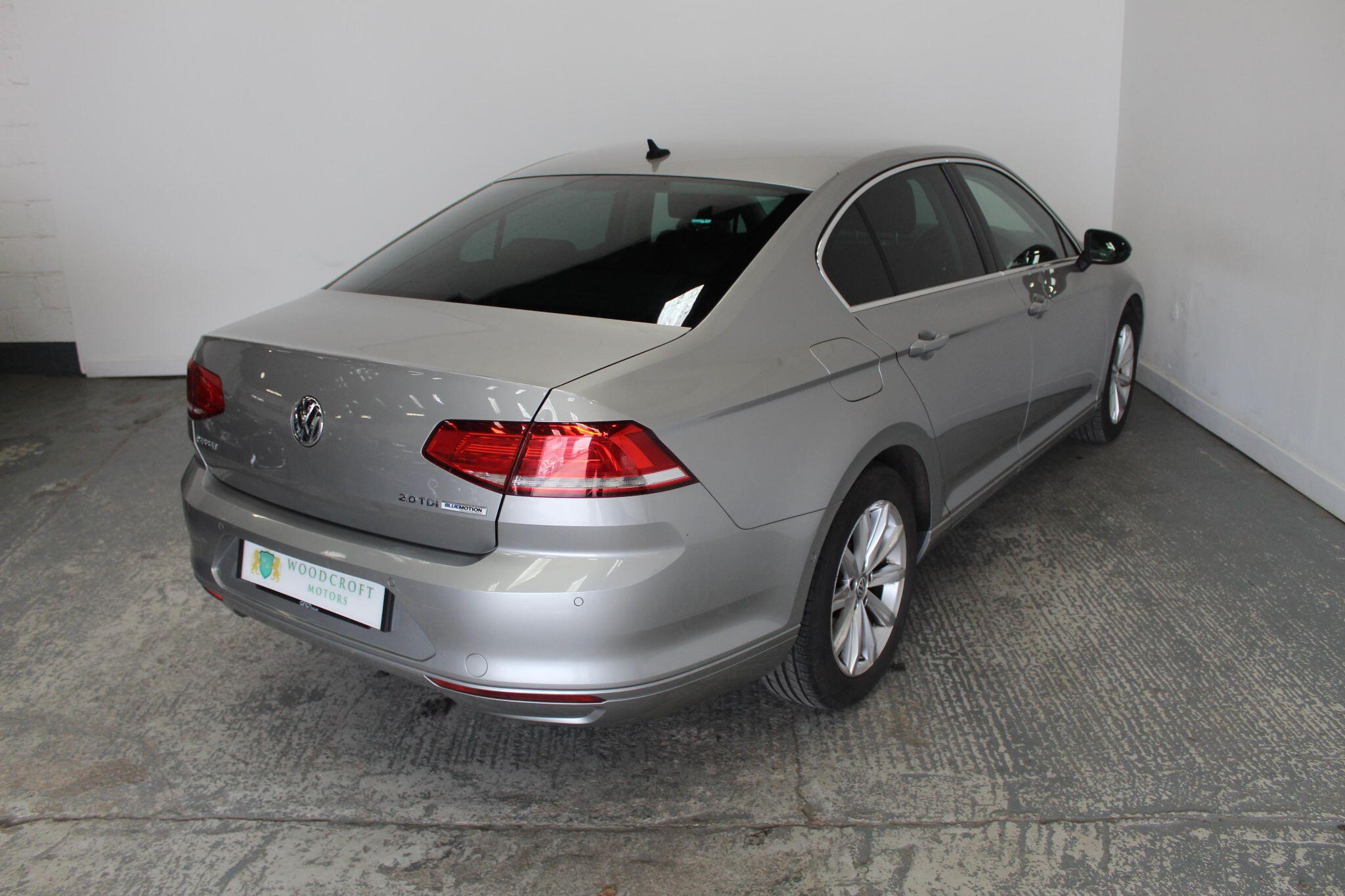 Volkswagen Passat view 8