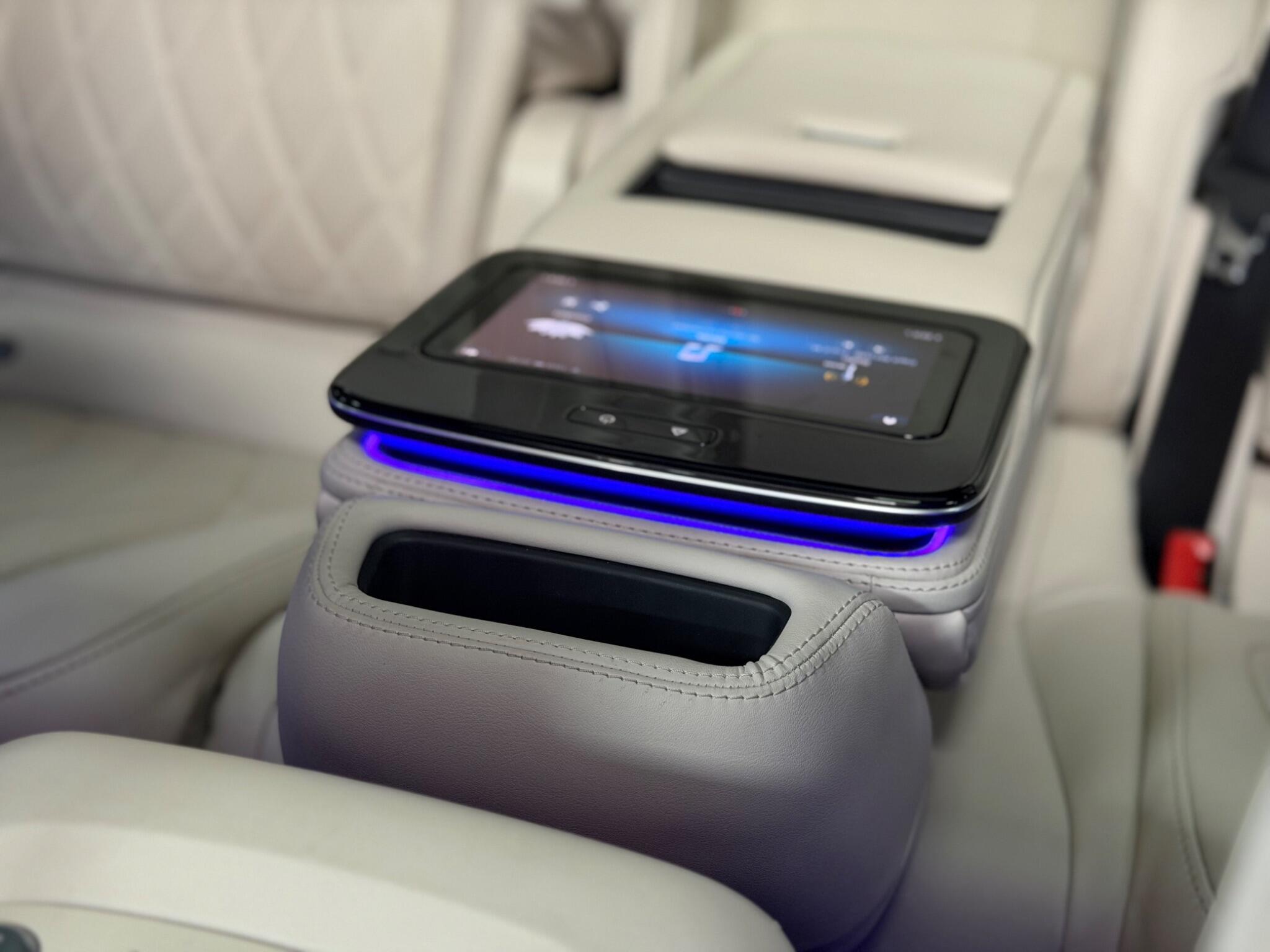 Mercedes-Benz GLS view 53