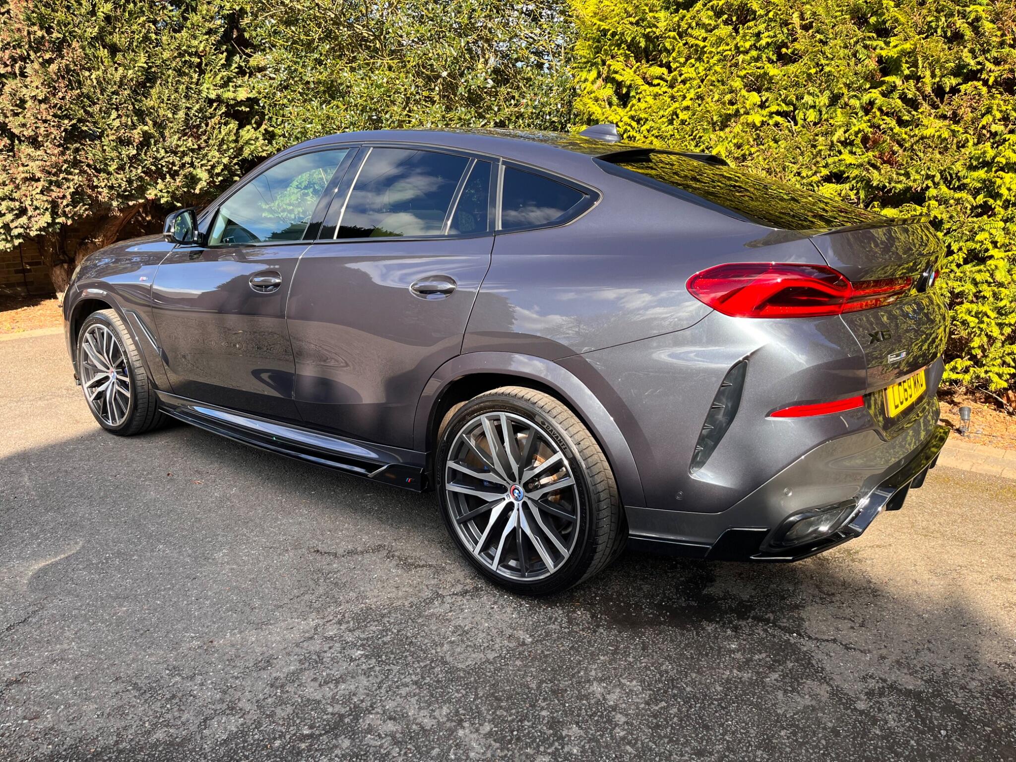 BMW X6 view 17