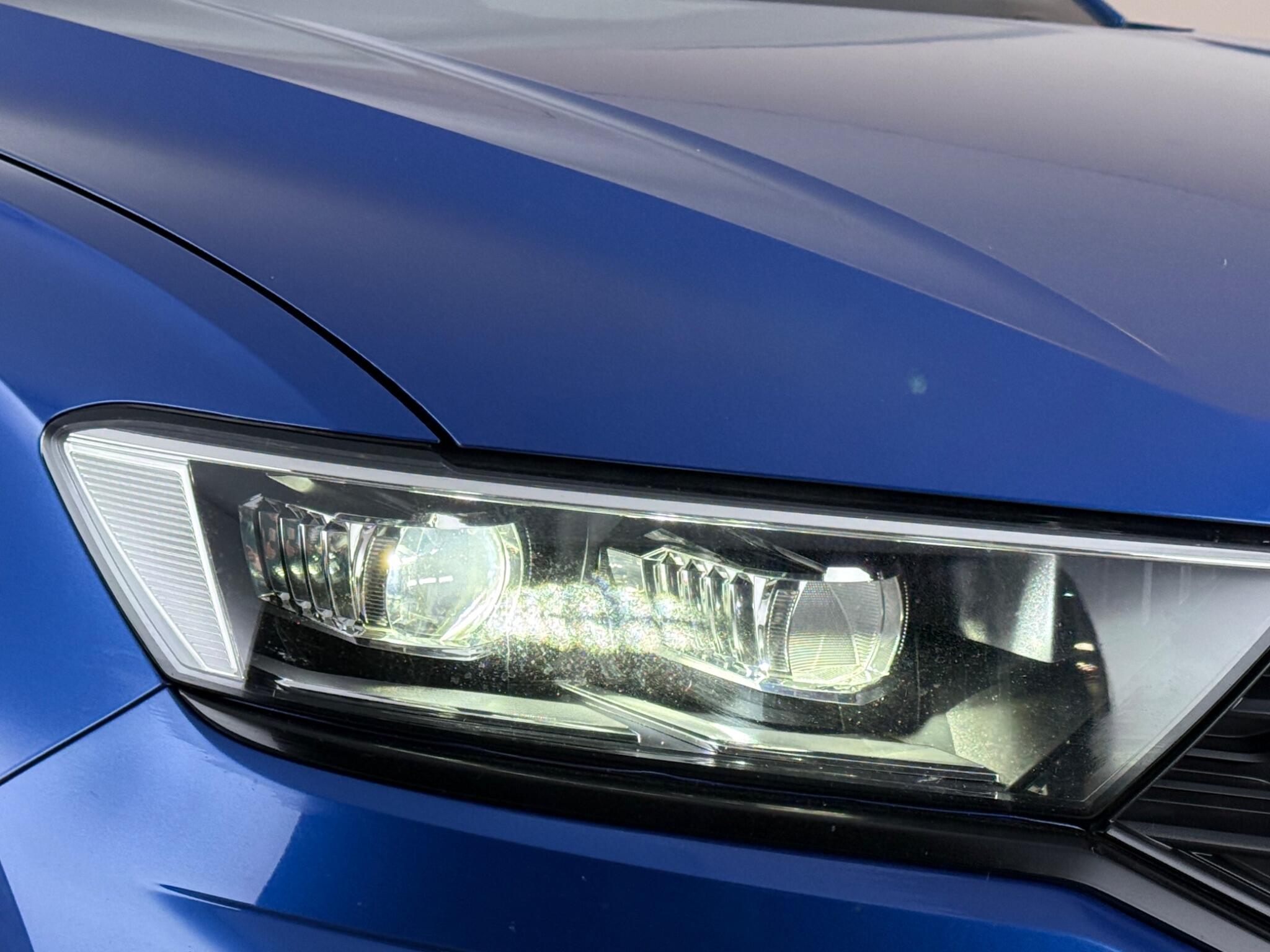 Volkswagen T-Roc view 13