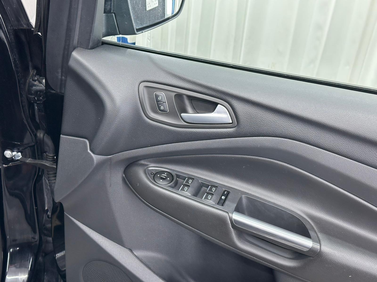 Ford Kuga view 44