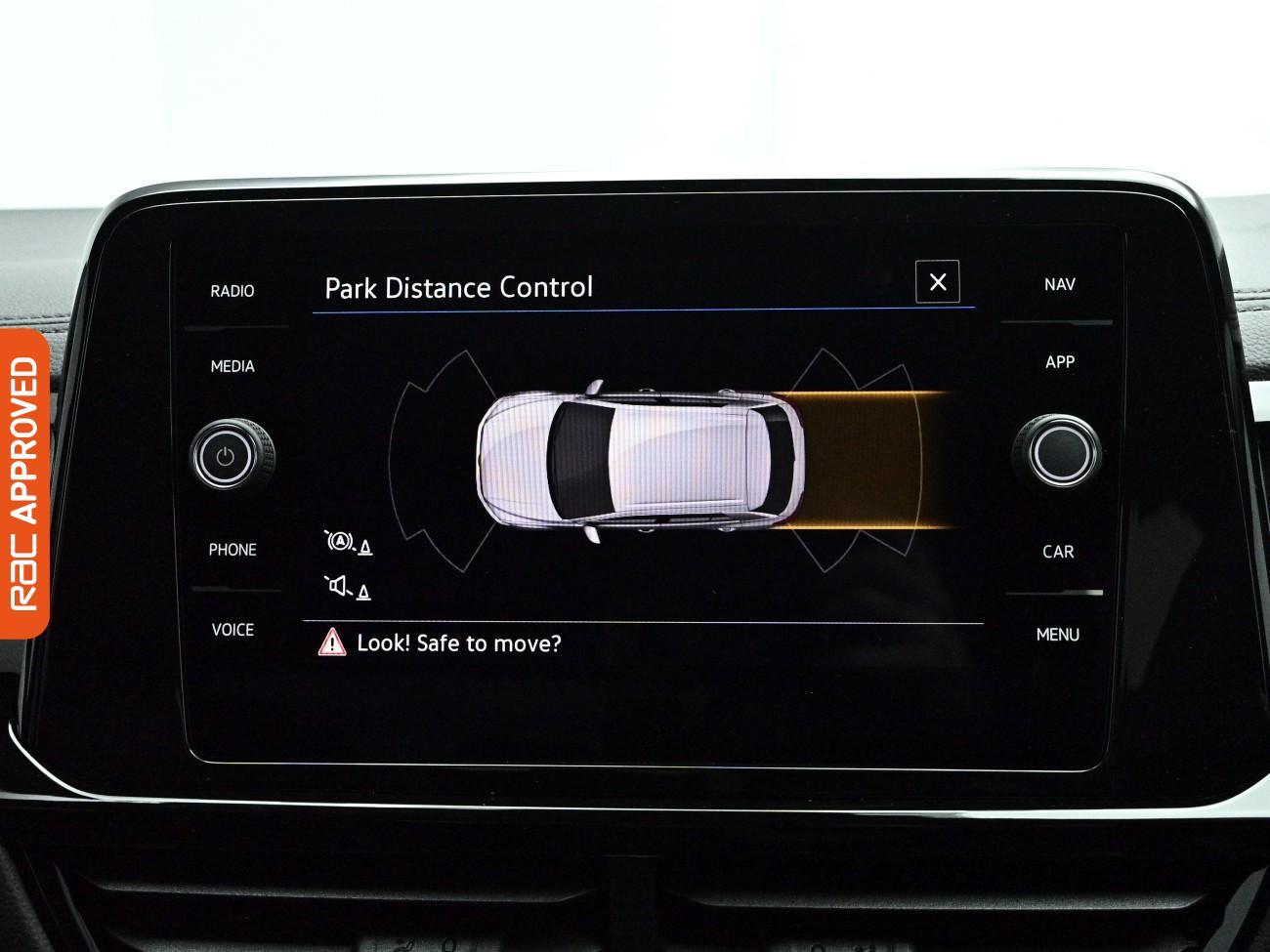 Volkswagen T-Roc view 21