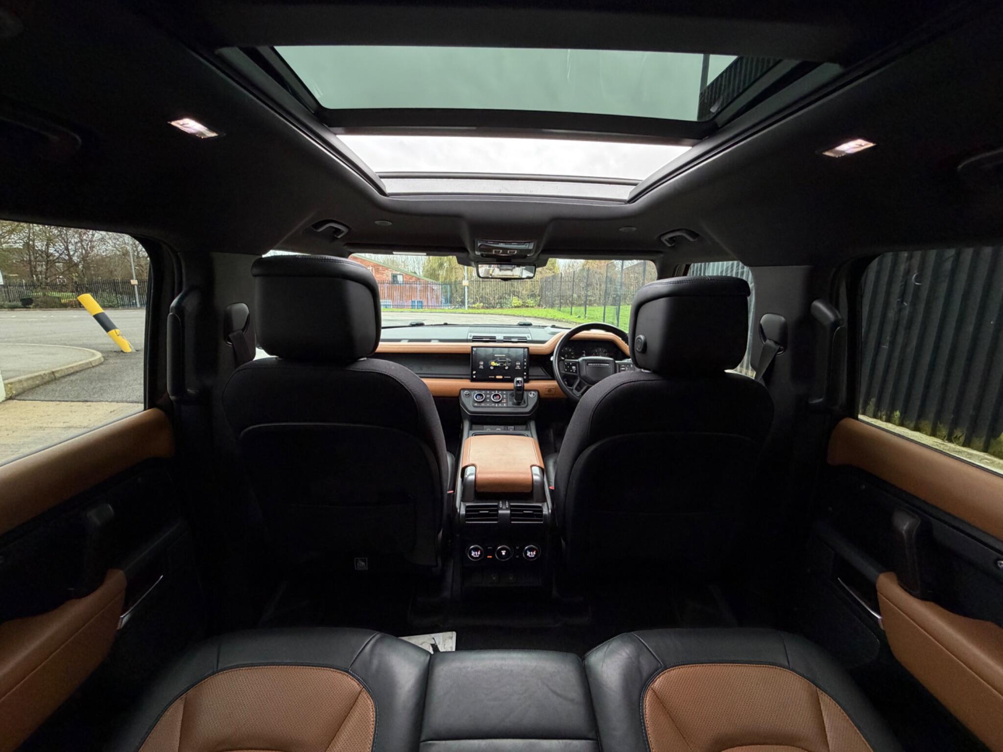 Land Rover Defender view 22