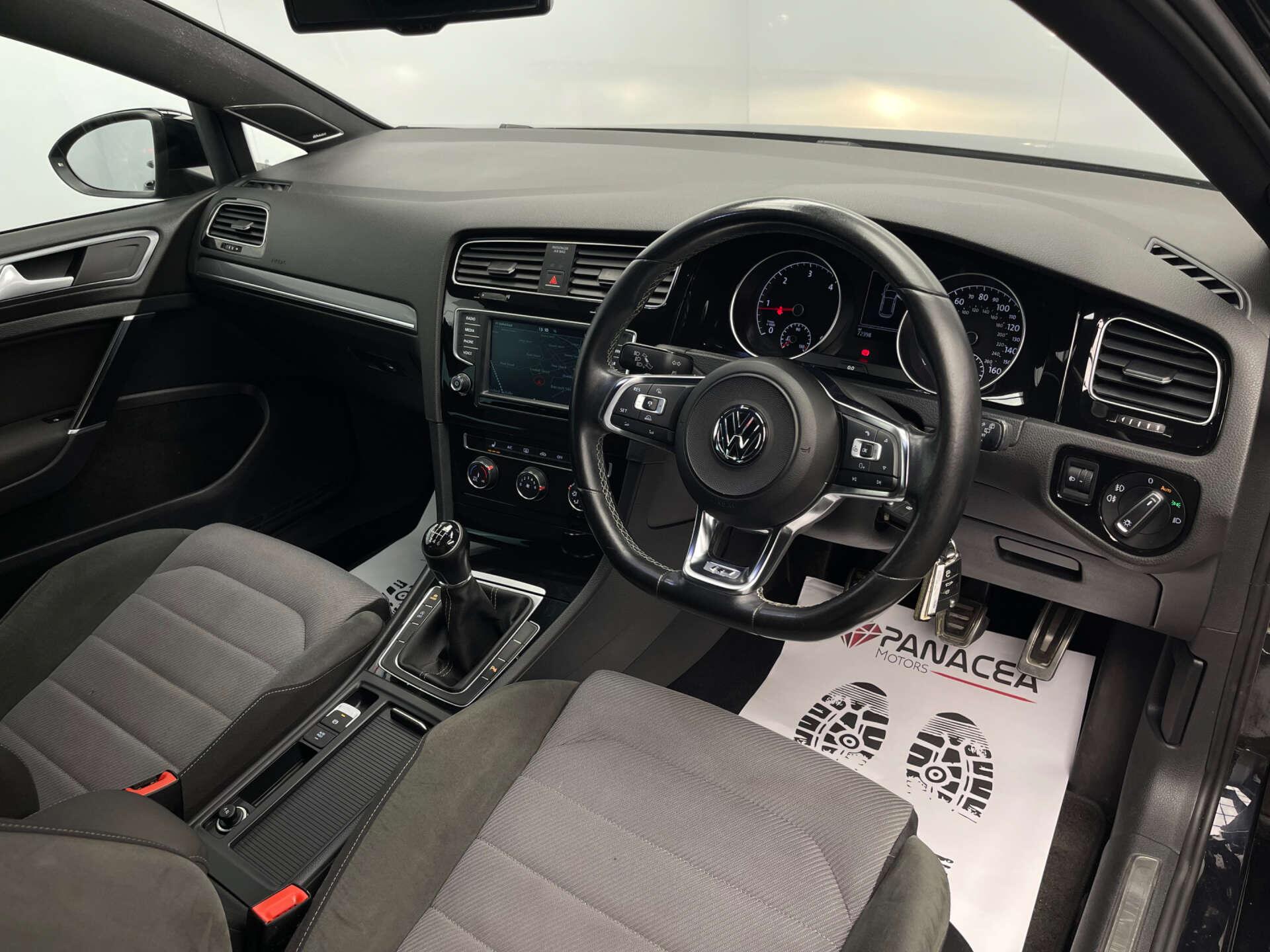 Volkswagen Golf view 6