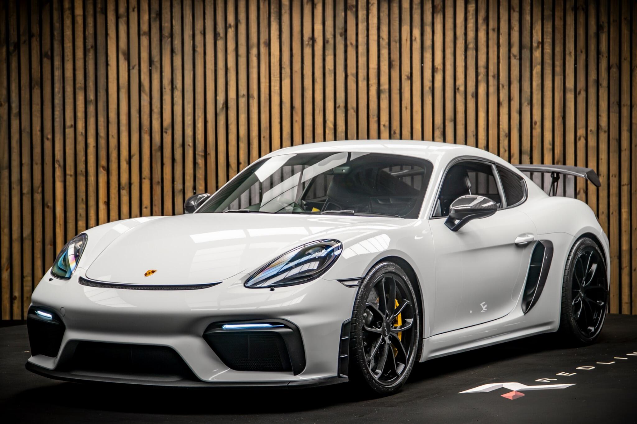 Porsche Cayman view 8