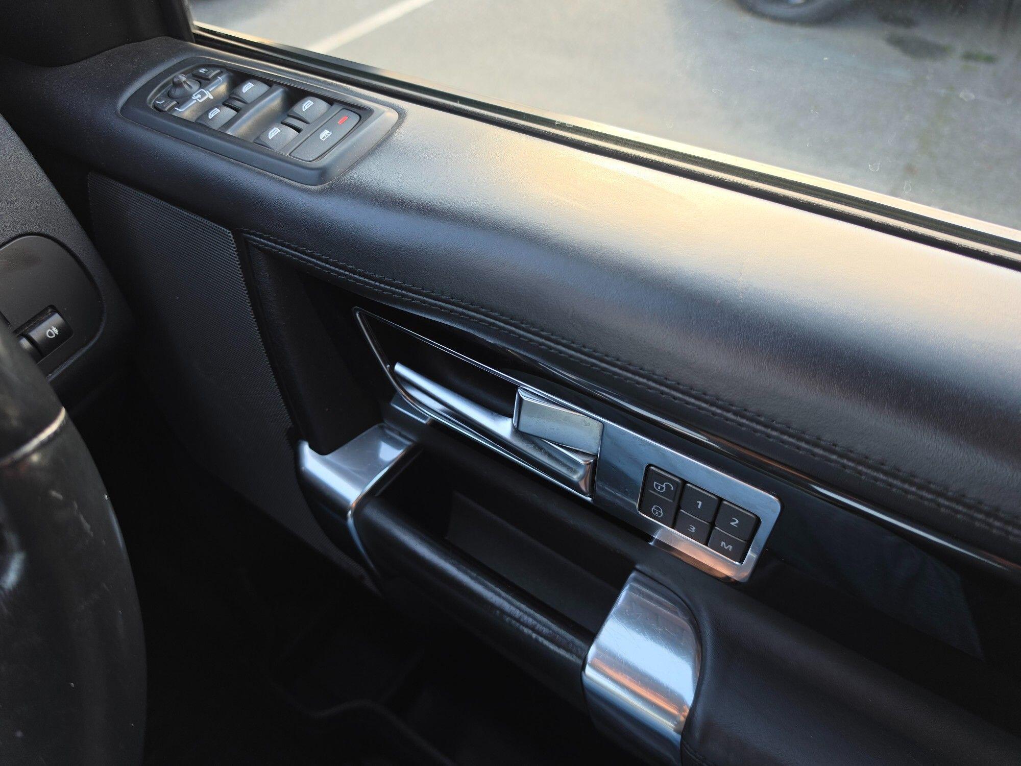 Land Rover Discovery view 42