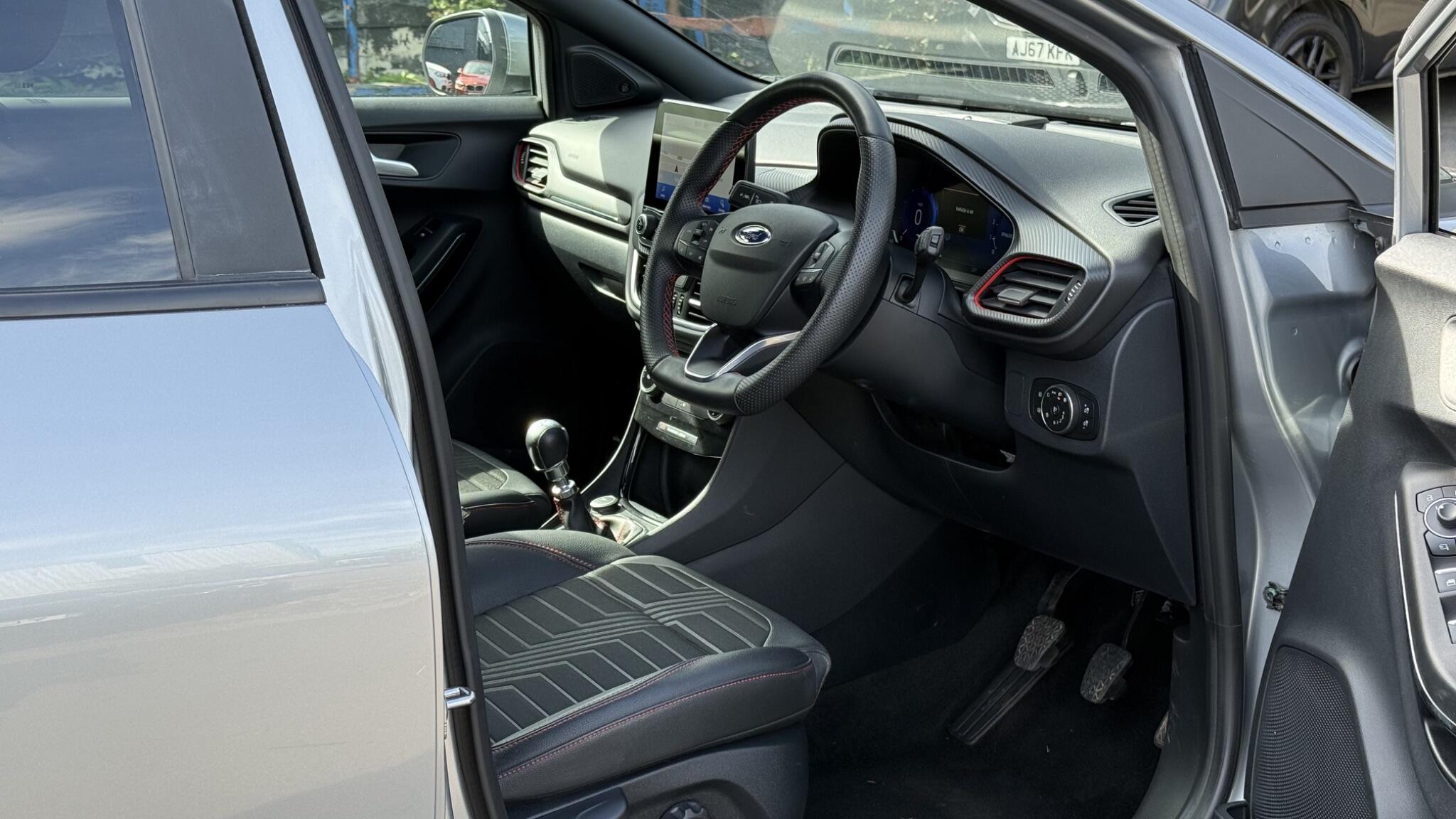Ford Puma view 3