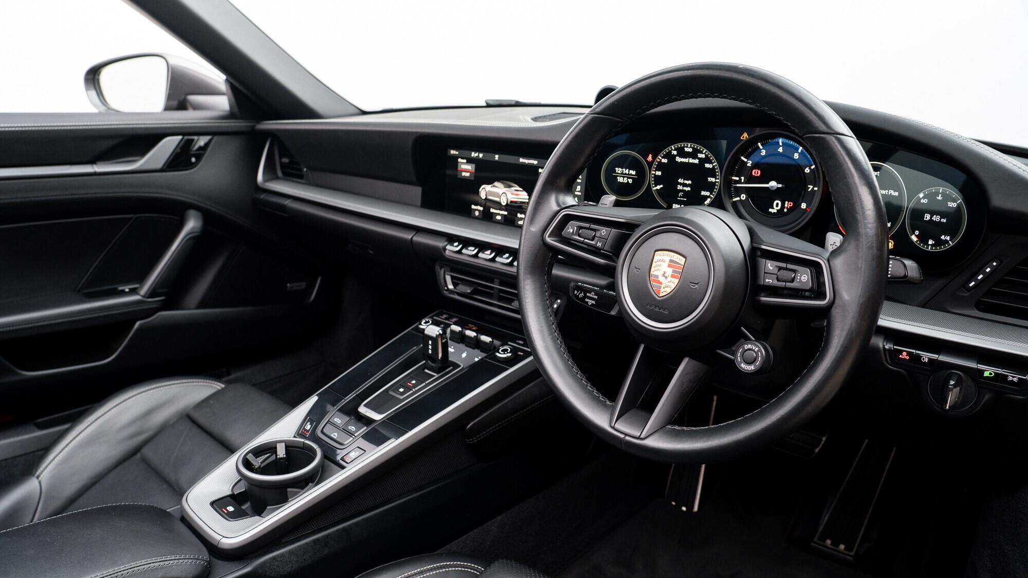 Porsche 911 view 35